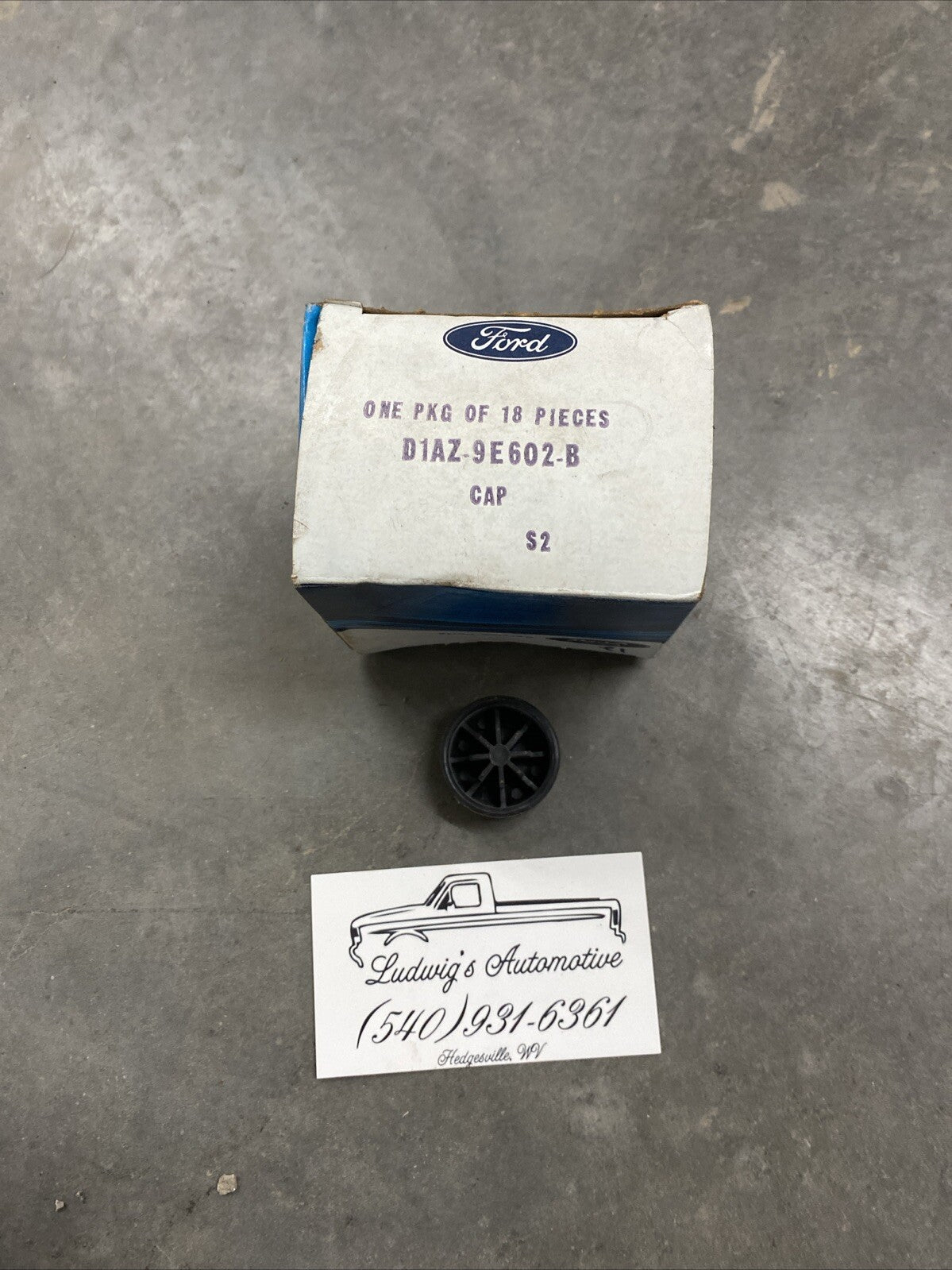 New OEM Ford D1AZ-9E602-B Fuel Vapor Canister Cap NOS