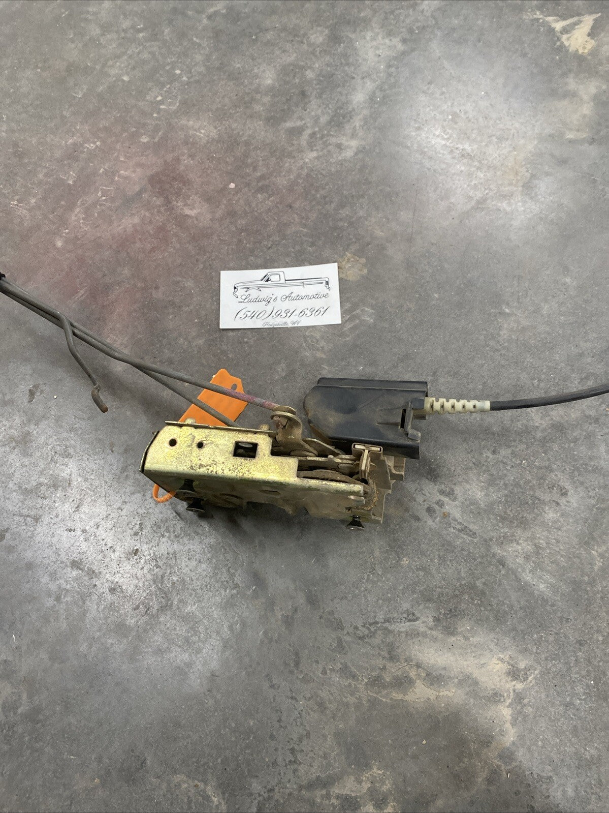 92-96 F Series Passenger Door Latch Assembly