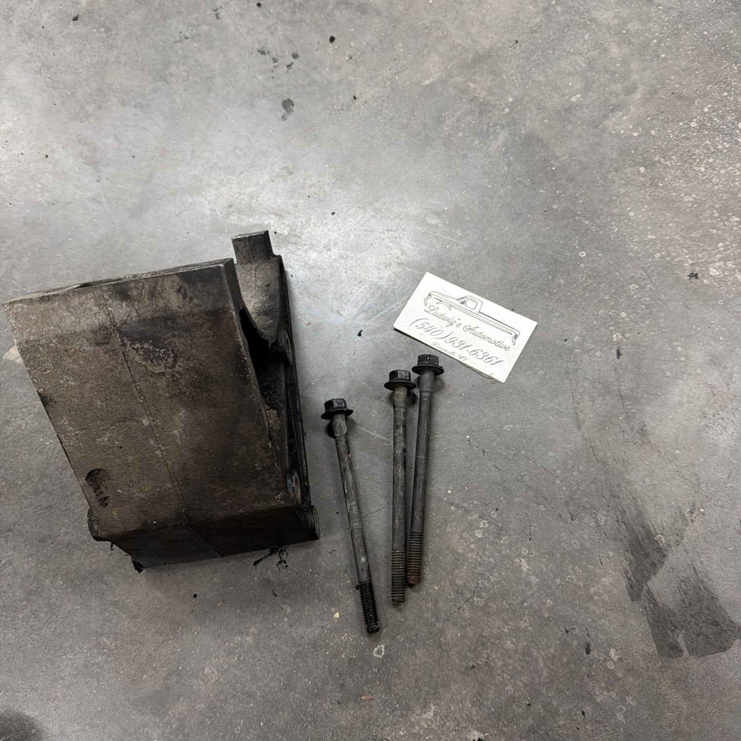 92-94 Ford 7.3 IDI Diesel Alternator Mounting Bracket 1992-1994 F3TA-10039-CB