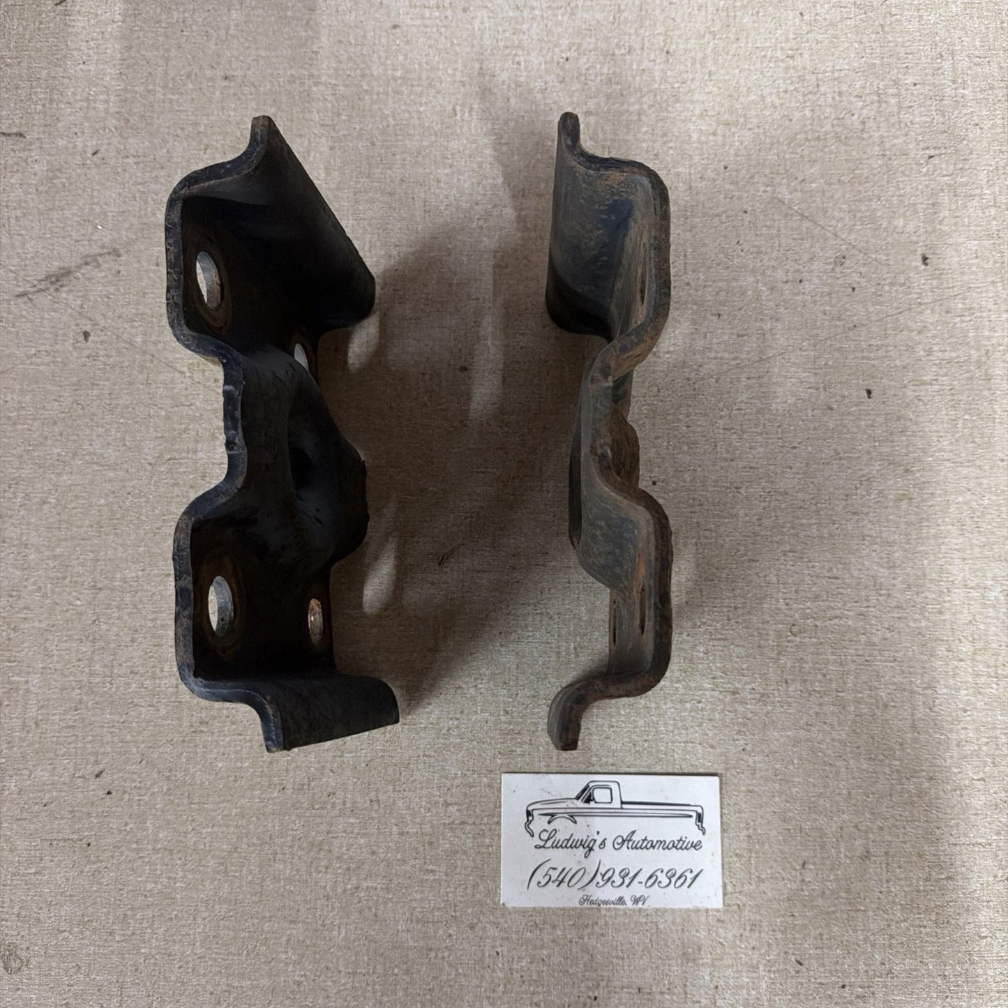 87-97 Ford F250 F350 Rear Axle Leaf Spring U Bolt Plate Set E2Ta-Ga
