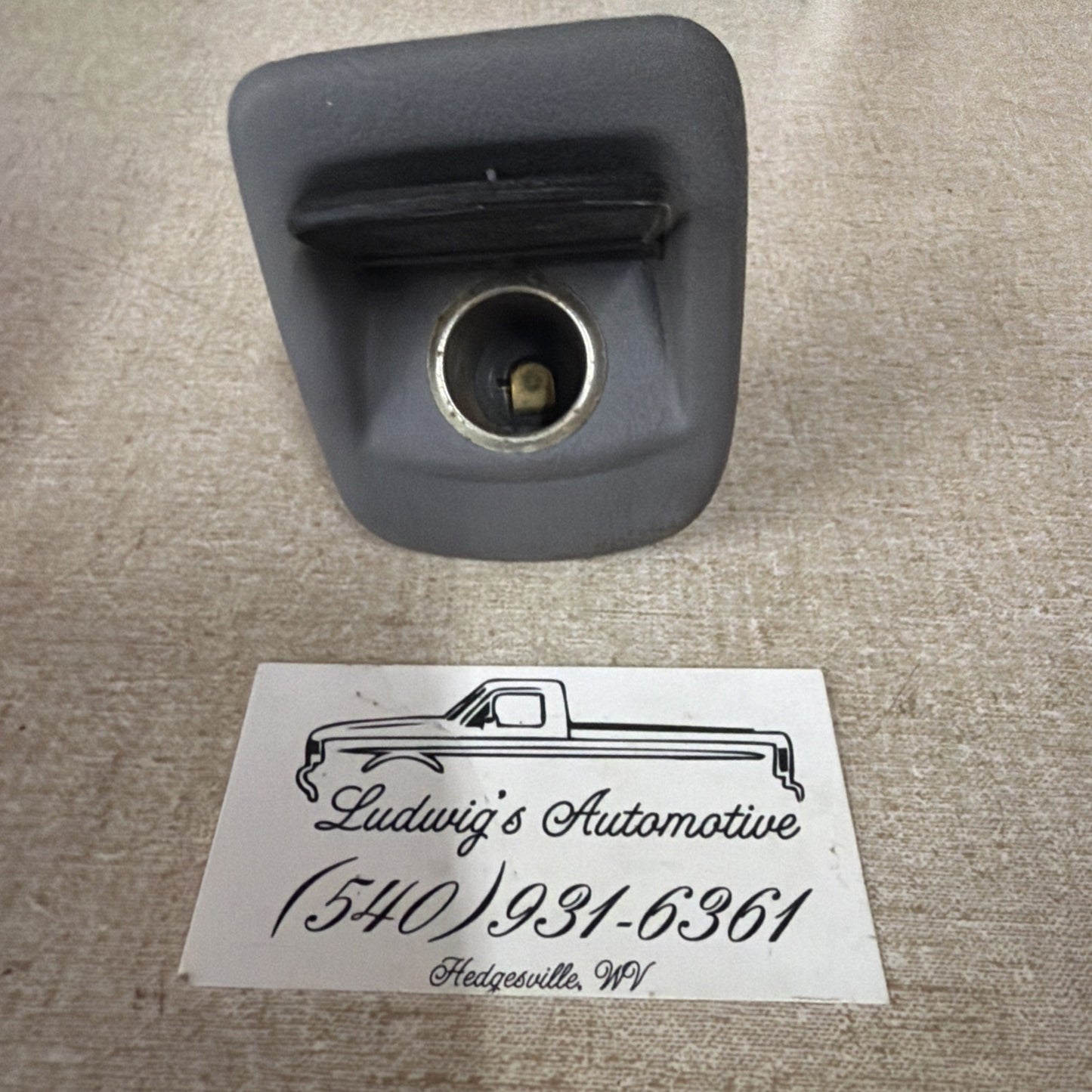 92-96 FORD F150 TRUCK DASH POWER POINT 12V POWER SOCKET GRAY F250 F350
