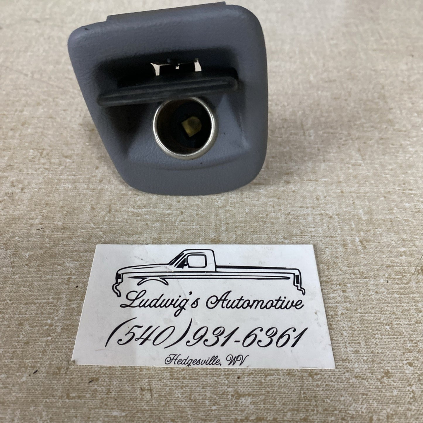 92-96 FORD F150 TRUCK DASH POWER POINT 12V POWER SOCKET GRAY F250 F350