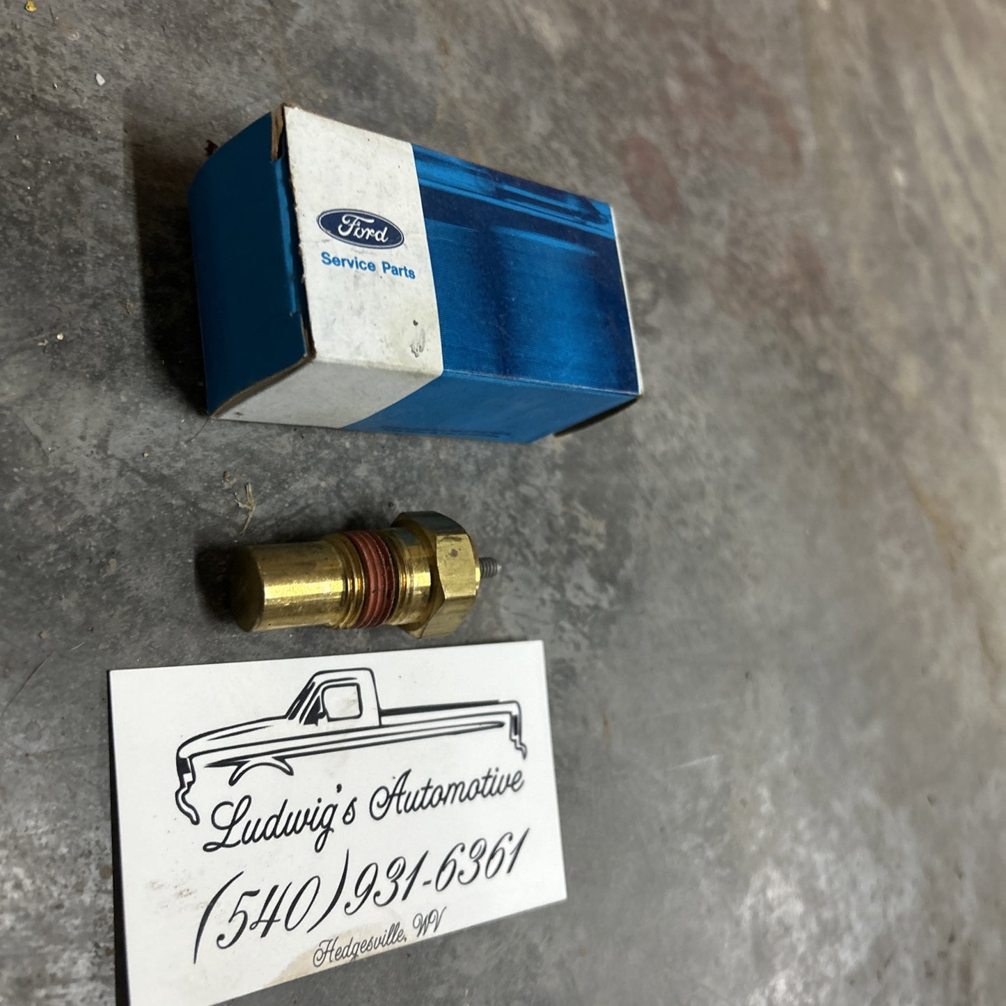 Genuine Ford Radiator Fan Coolant Temperature Switch Sender NOS E0ZZ-8B607-A