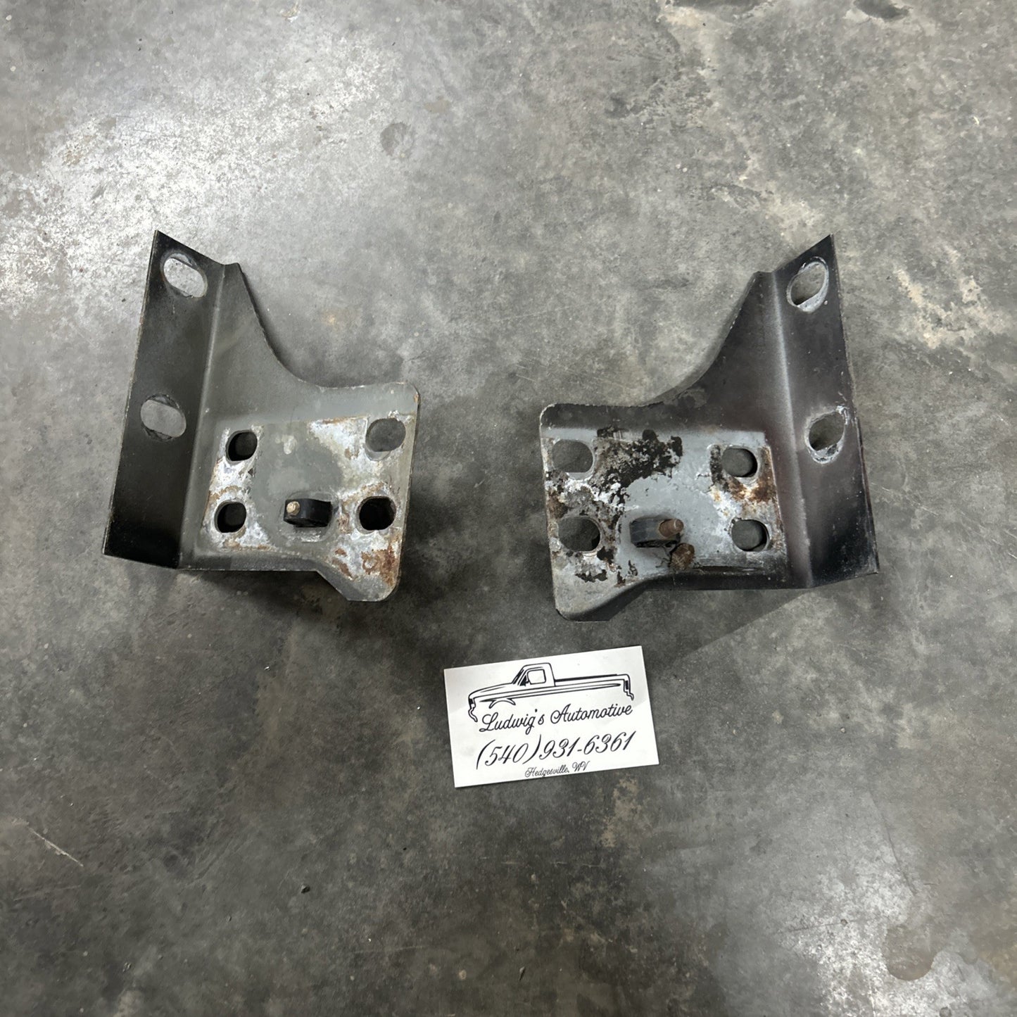 92-97FORD F150 F250 F350 F450 Bronco Upper L&R CORNER CORE SUPPORT BRACKETS OEM