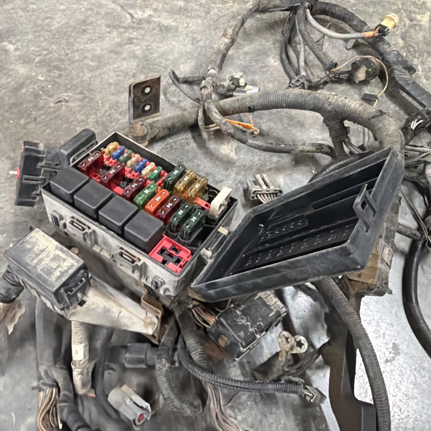 96-97 Ford F250 F350 7.3L Underhood Fuse Box Wiring Harness F7TB-12A581-p260f