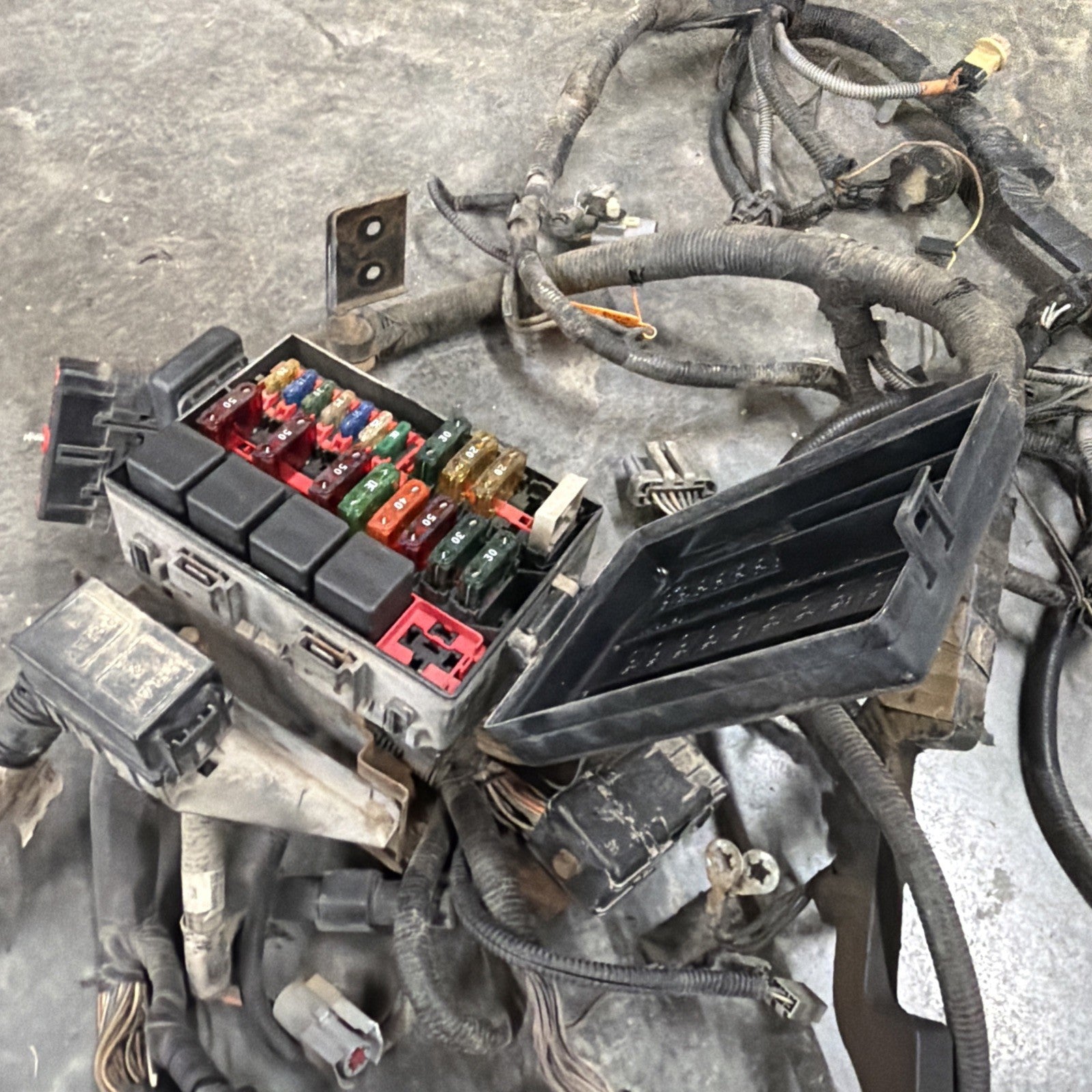 96-97 Ford F250 F350 7.3L Underhood Fuse Box Wiring Harness F7TB-12A581-p260f