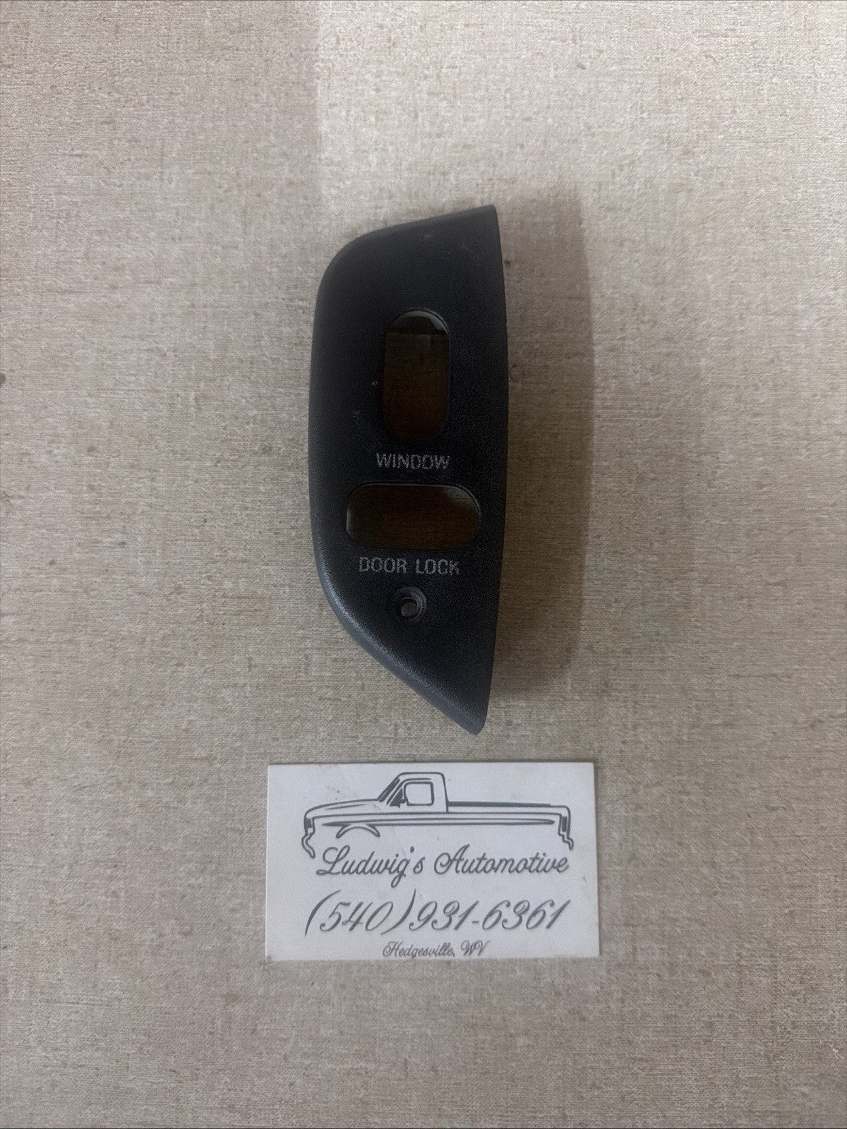 92-96 Bronco F150 F250 F350 OBS DOOR FRONT PASSENGER  RH SIDE SWITCH BEZEL  OEM