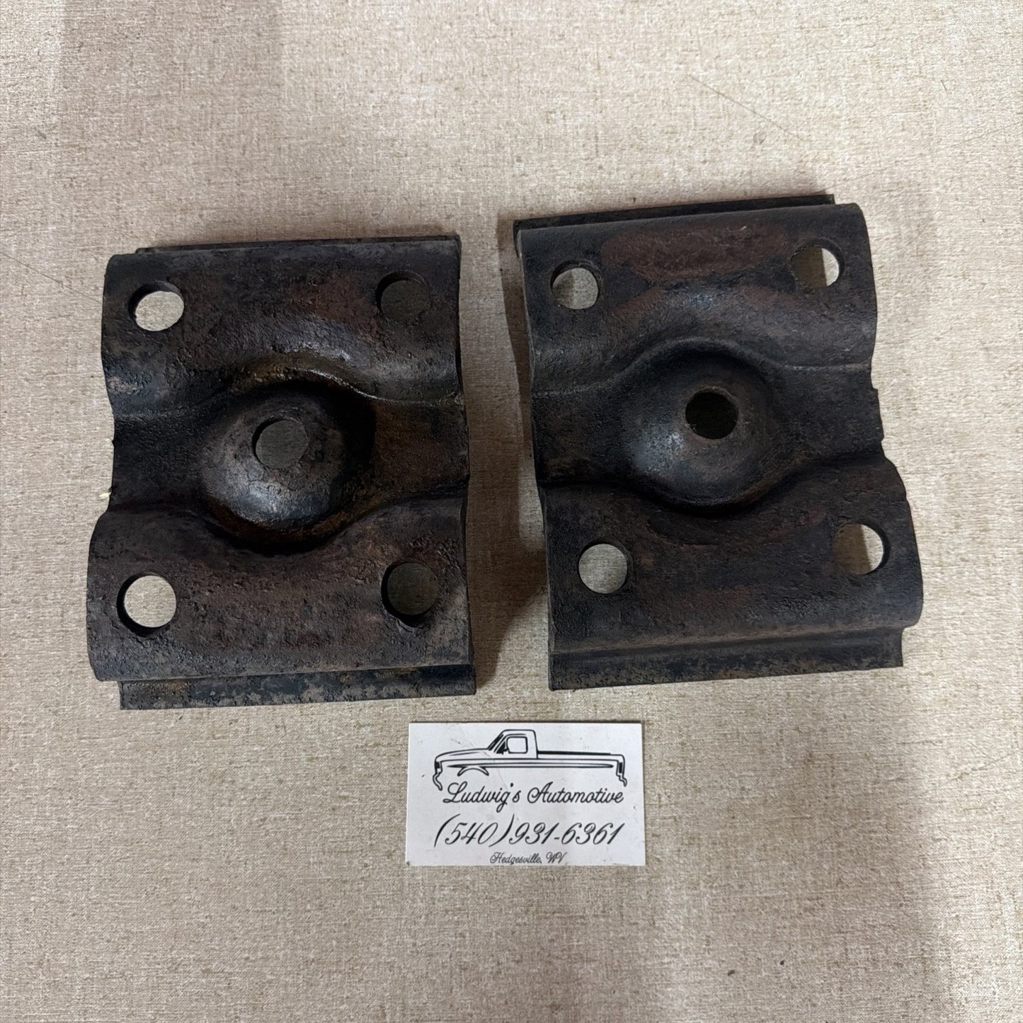 87-97 Ford F250 F350 Rear Axle Leaf Spring U Bolt Plate Set E2Ta-Ga