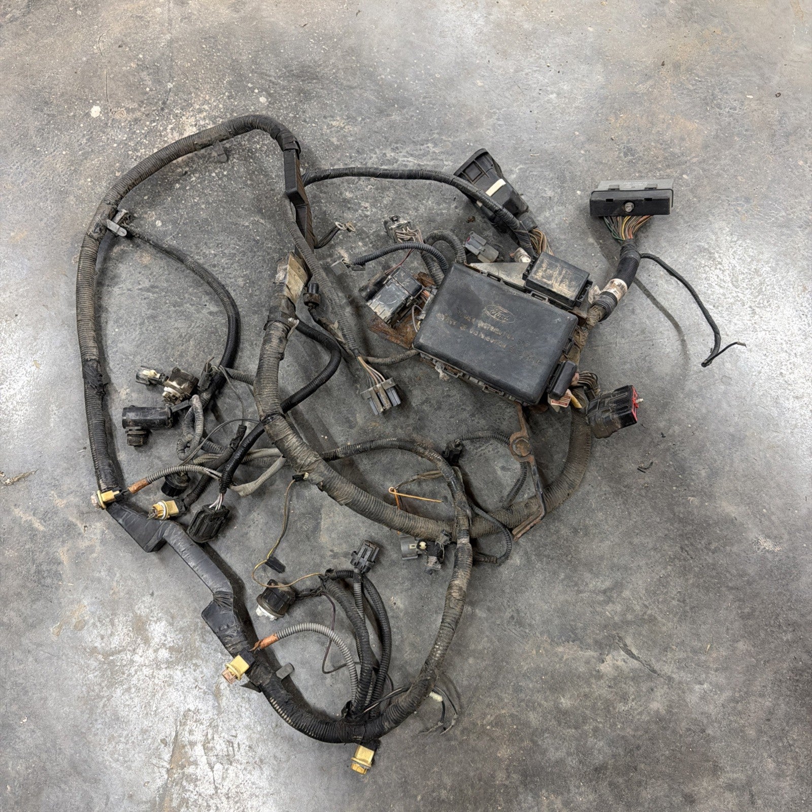96-97 Ford F250 F350 7.3L Underhood Fuse Box Wiring Harness F7TB-12A581-p260f
