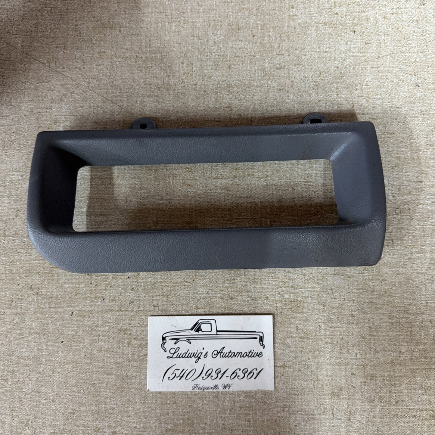 1992-1996 Ford F150 F250 F350 Bronco LIGHT Gray Climate Control Trim Bezel OEM
