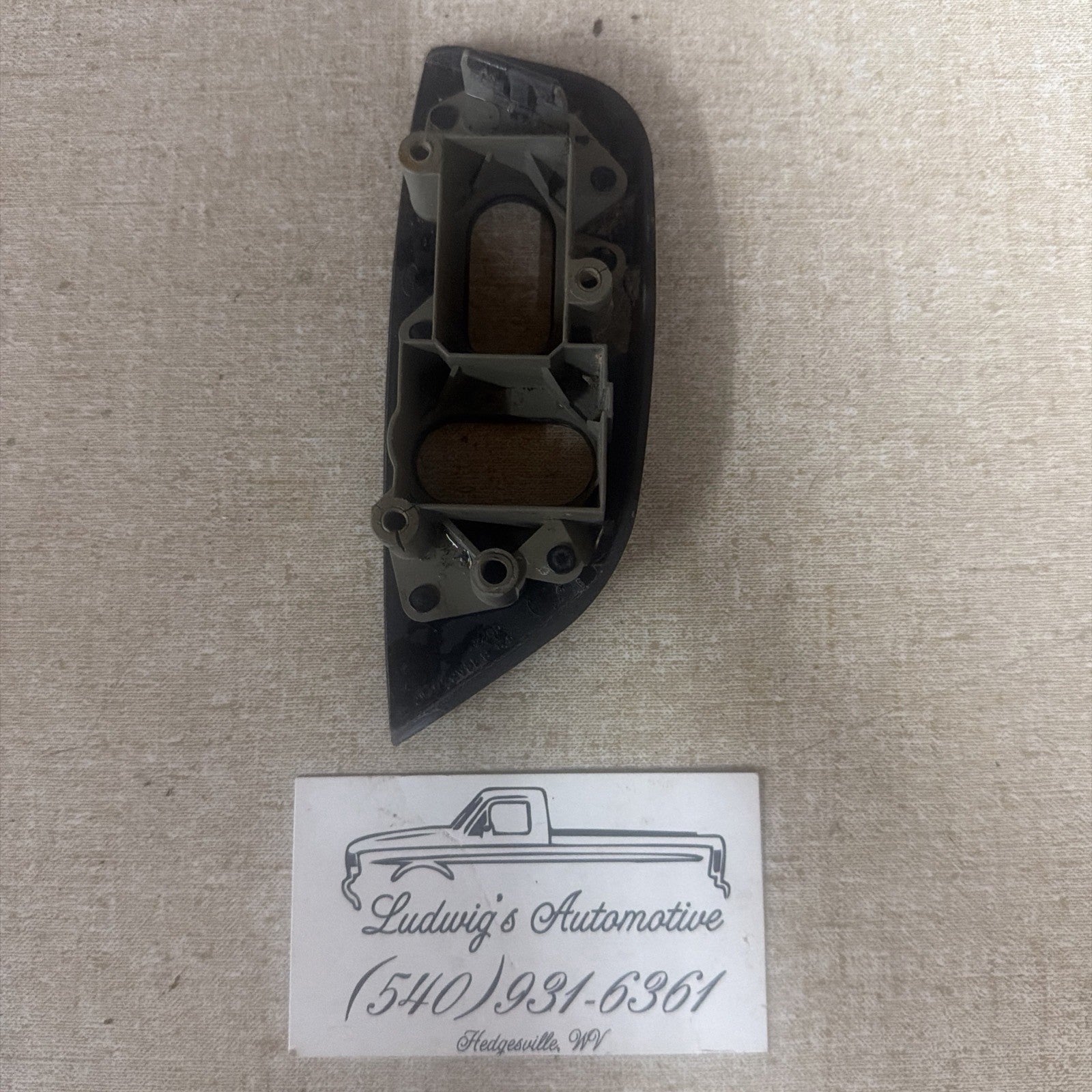 92-96 Bronco F150 F250 F350 OBS DOOR FRONT PASSENGER  RH SIDE SWITCH BEZEL  OEM