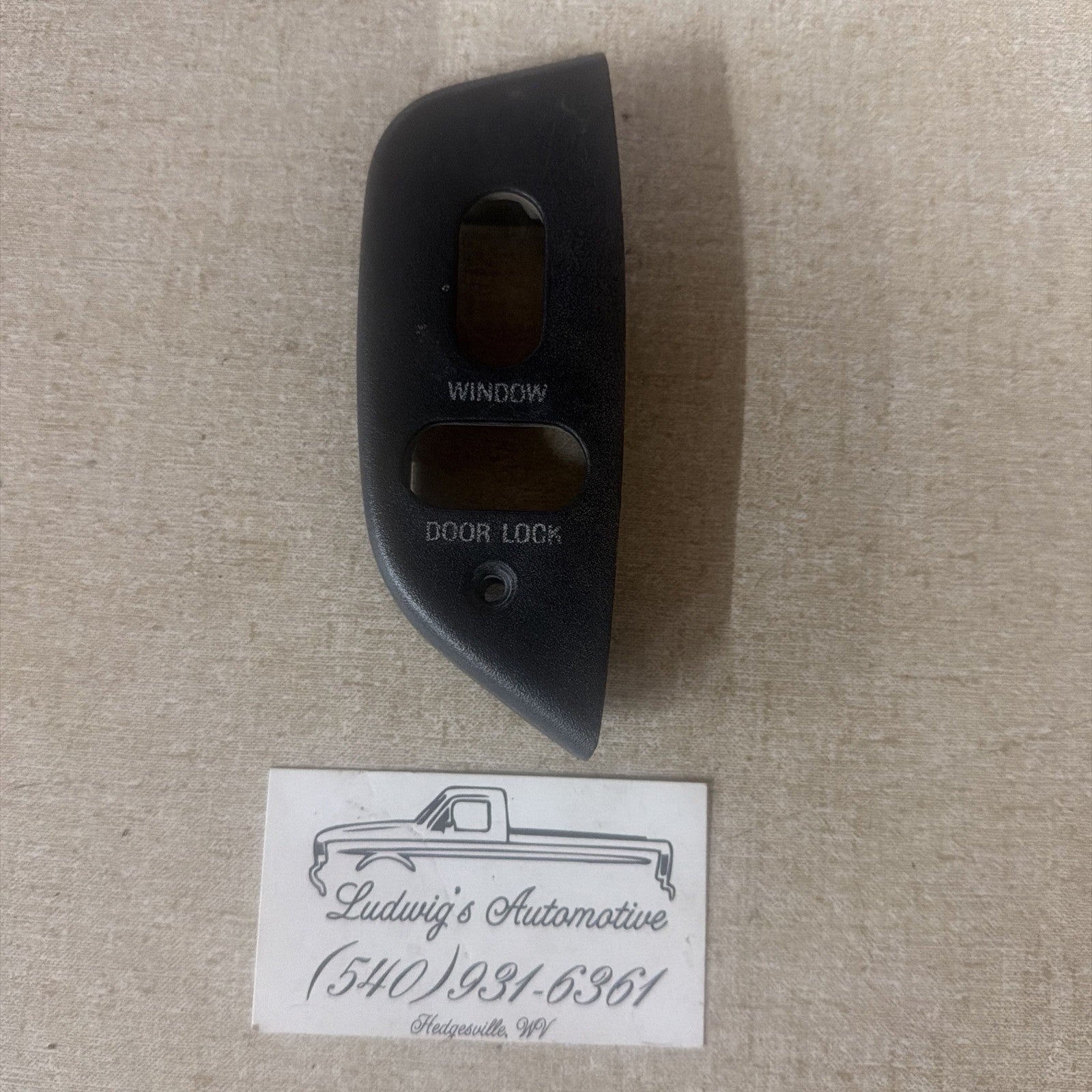 92-96 Bronco F150 F250 F350 OBS DOOR FRONT PASSENGER  RH SIDE SWITCH BEZEL  OEM