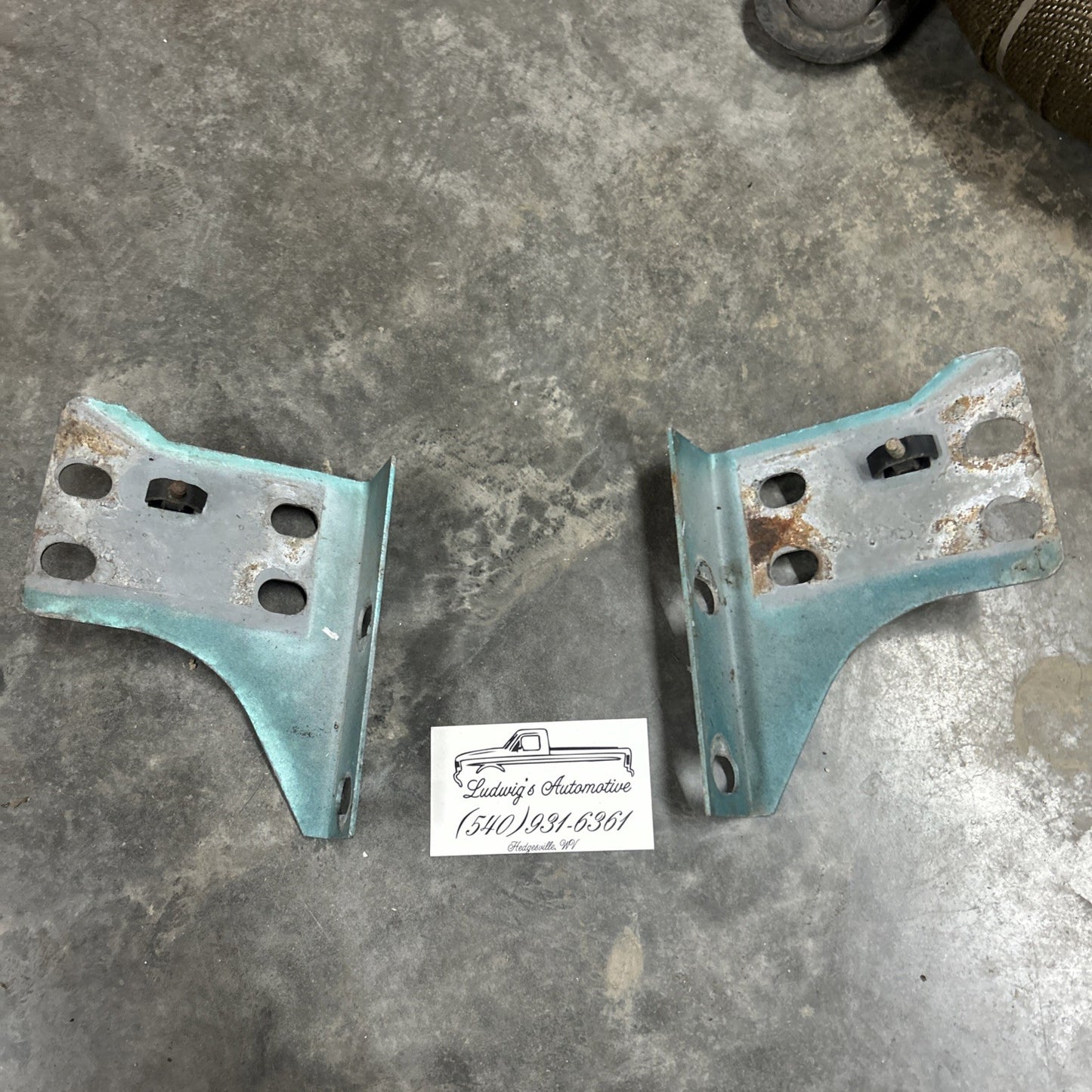 92-97FORD F150 F250 F350 F450 Bronco Upper L&R CORNER CORE SUPPORT BRACKETS OEM