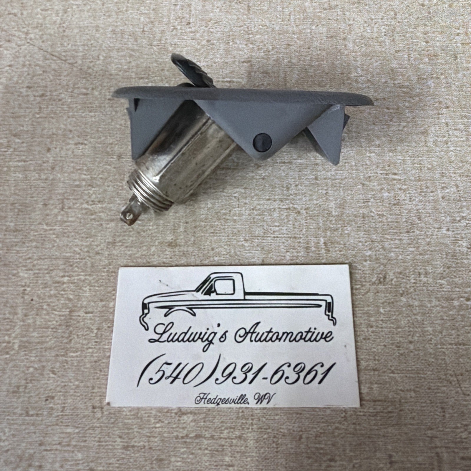 92-96 FORD F150 TRUCK DASH POWER POINT 12V POWER SOCKET GRAY F250 F350