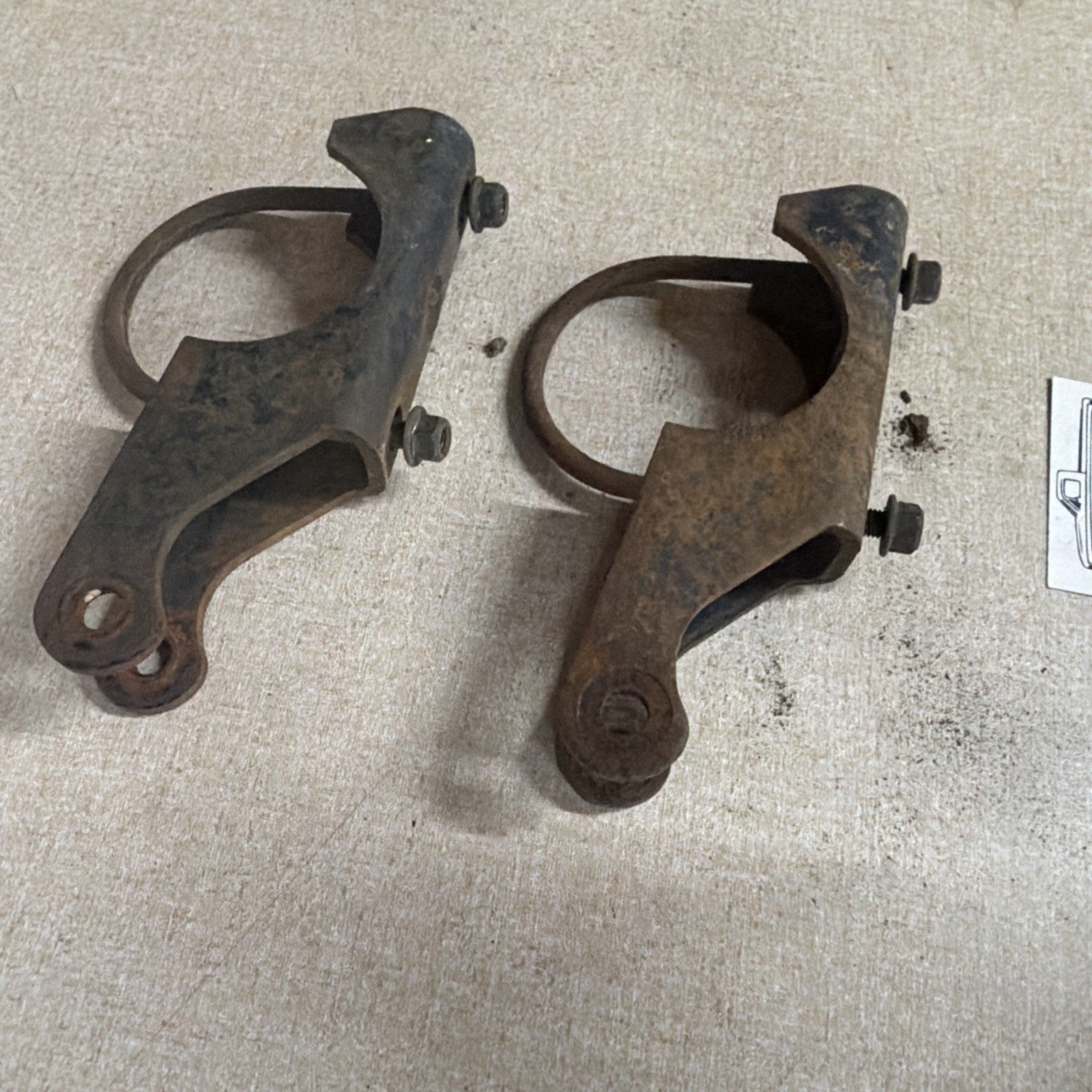 92-97 F350 Cab And Chassis Rear Shock Mount Brackets F5TA-4A047-BB