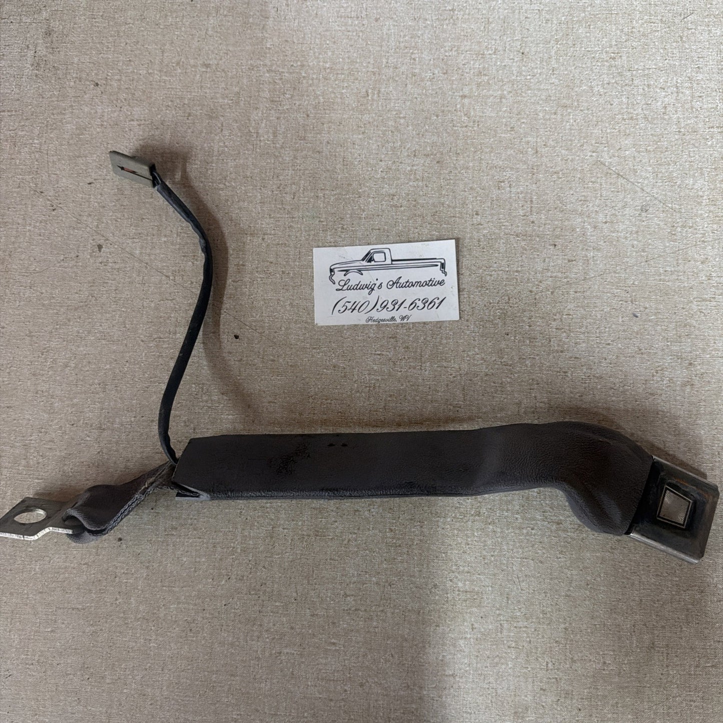 92-96 OBS Ford single cab bench seat Driver buckle F150 f250 f350 Opal