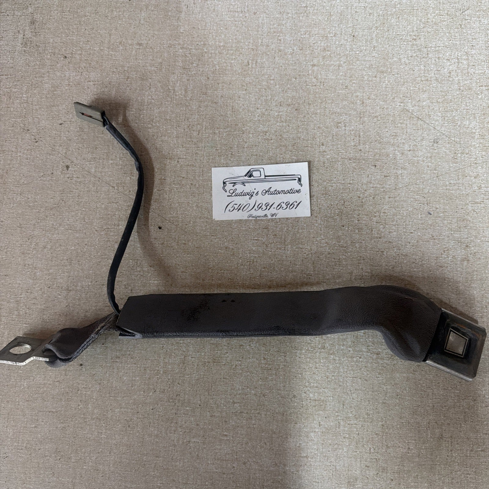 92-96 OBS Ford single cab bench seat Driver buckle F150 f250 f350 Opal