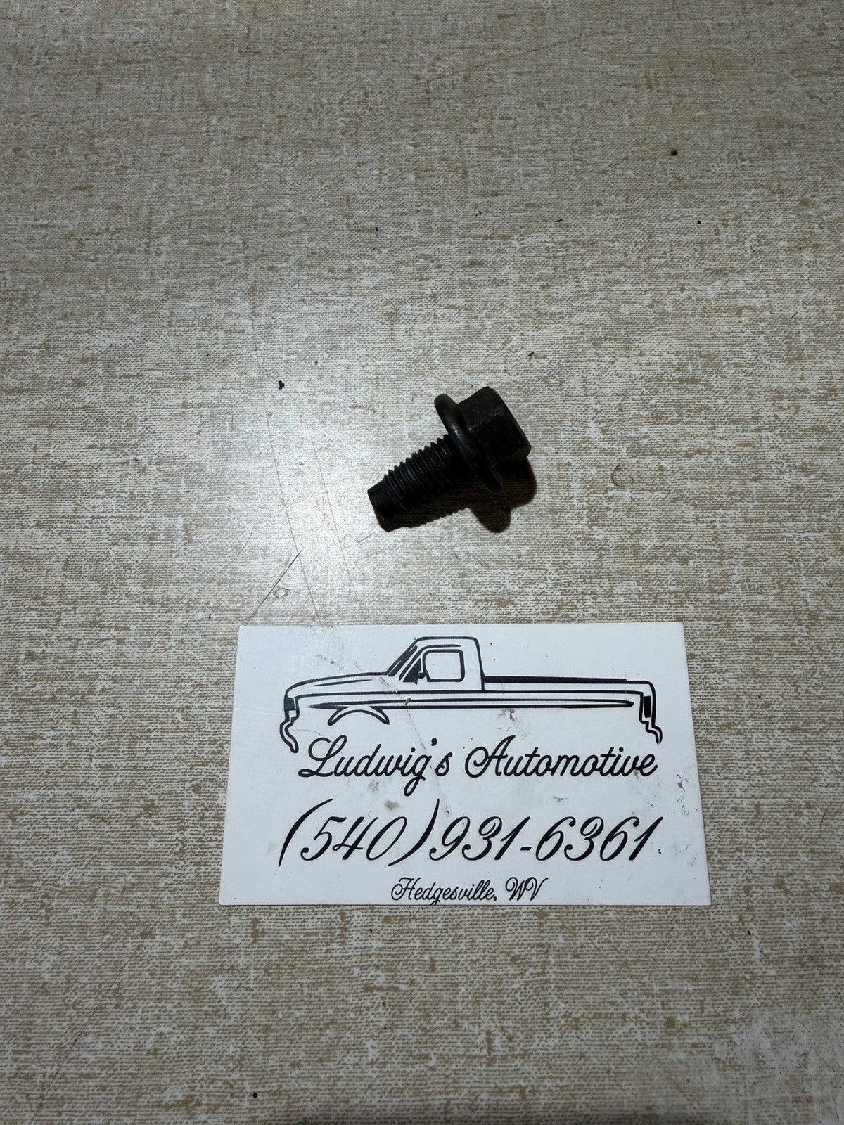 1992-1996 Ford F150 F250 F350 Fsuperduty Bronco OEM steering wheel retainer bolt