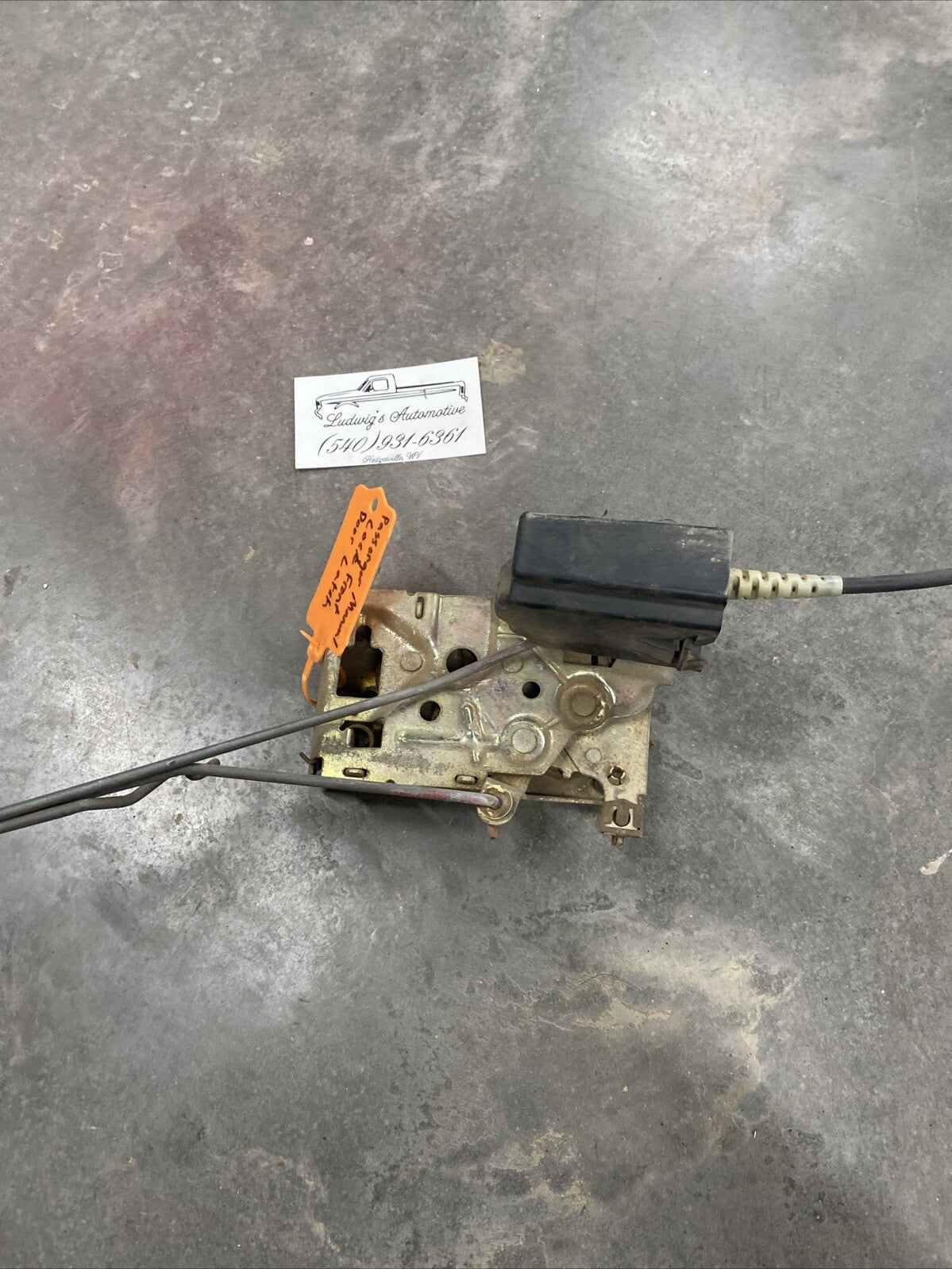 92-96 F Series Passenger Door Latch Assembly 