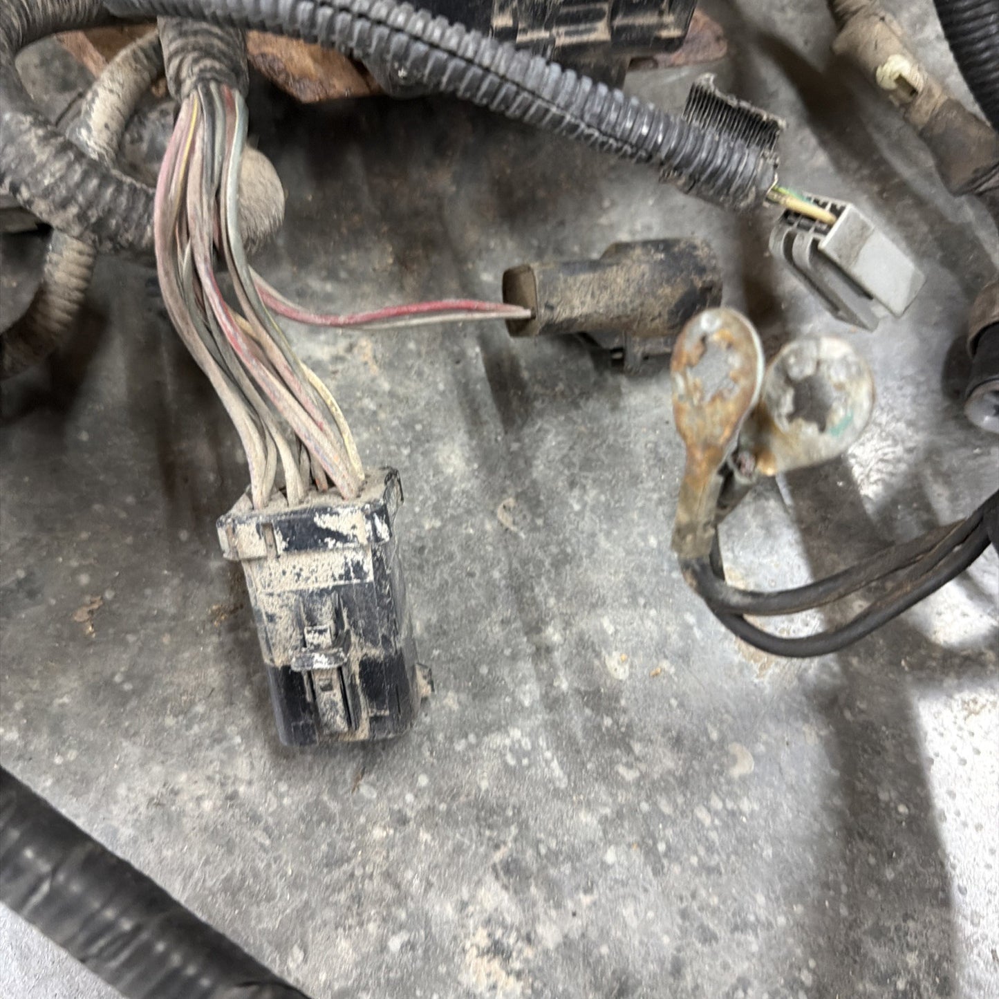 96-97 Ford F250 F350 7.3L Underhood Fuse Box Wiring Harness F7TB-12A581-p260f