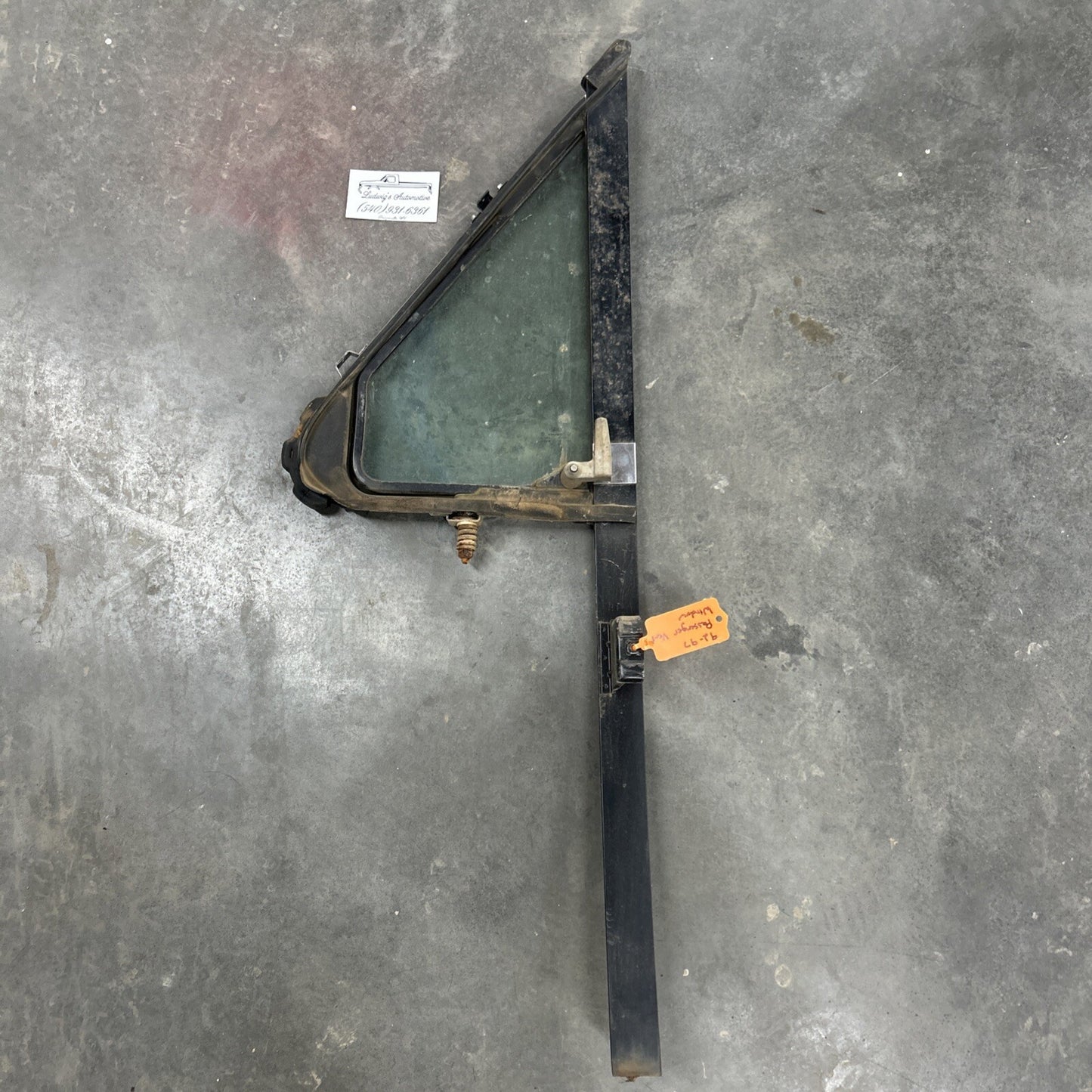 92-96 Ford F150 F250 F350 Bronco PassengerRH Vent Window Wing Glass Assembly