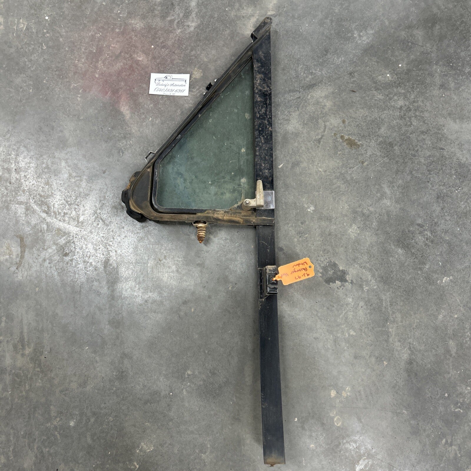 92-96 Ford F150 F250 F350 Bronco PassengerRH Vent Window Wing Glass Assembly