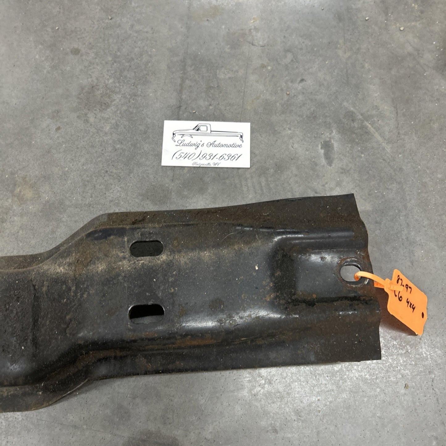 87-97 F150 F250 F350 4x4 C6 transmission crossmember