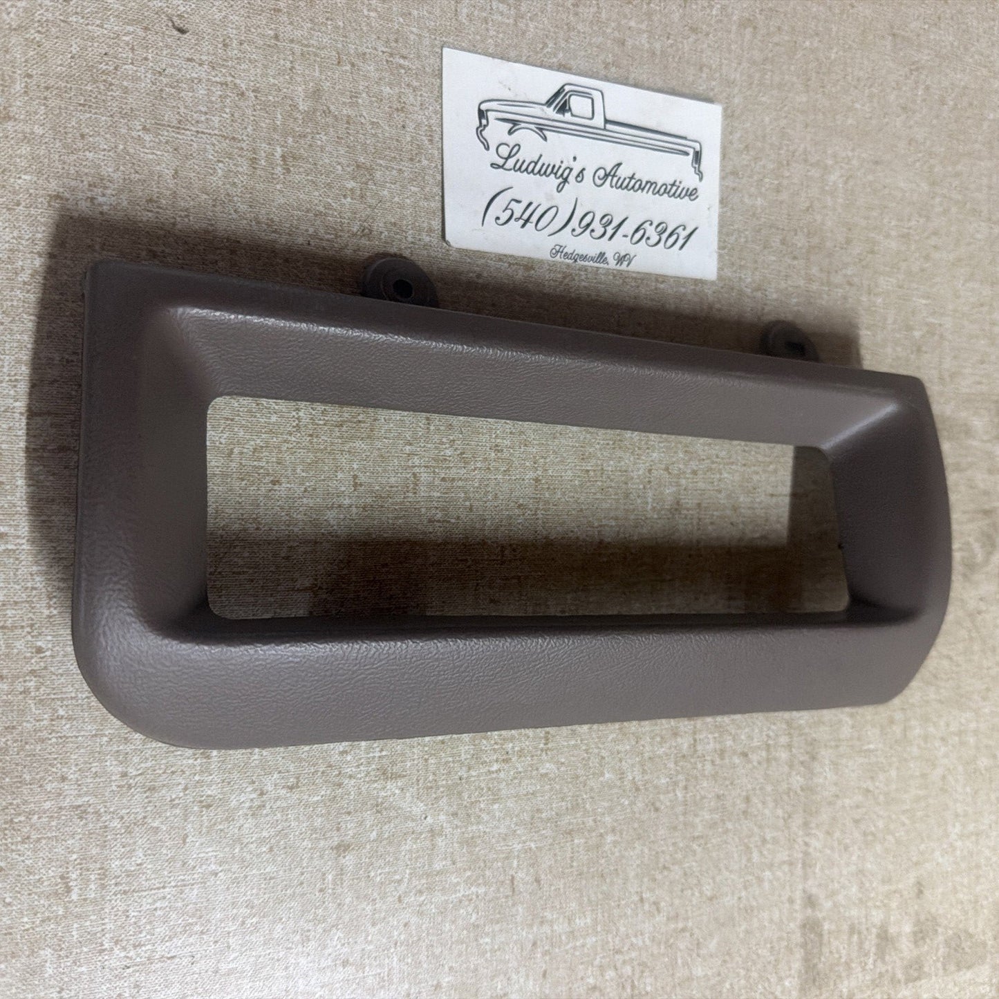 OEM 1992 - 1996 FORD F150 F250 F350 BRONCO CLIMATE CONTROL Trim Bezel TAN