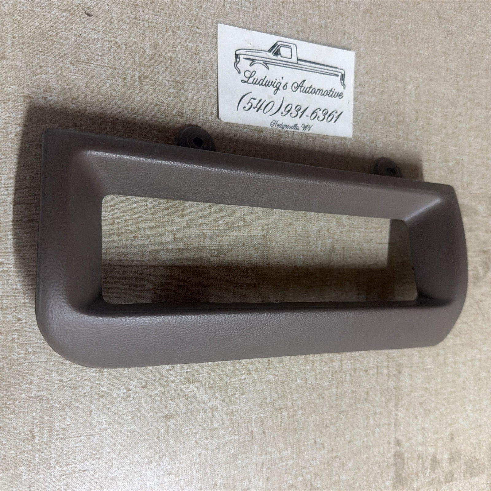 OEM 1992 - 1996 FORD F150 F250 F350 BRONCO CLIMATE CONTROL Trim Bezel TAN