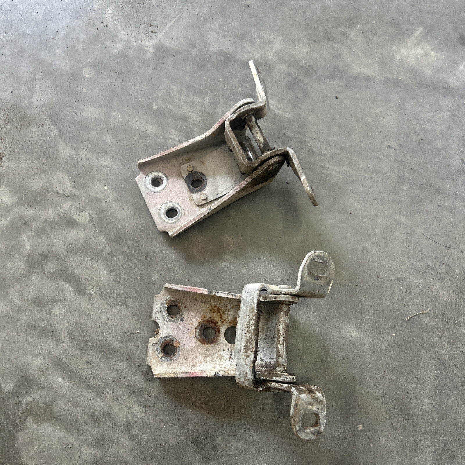 87 - 97 FORD OBS F150 F250 F350 PASSENGER SIDE FRONT DOOR HINGES SET OEM