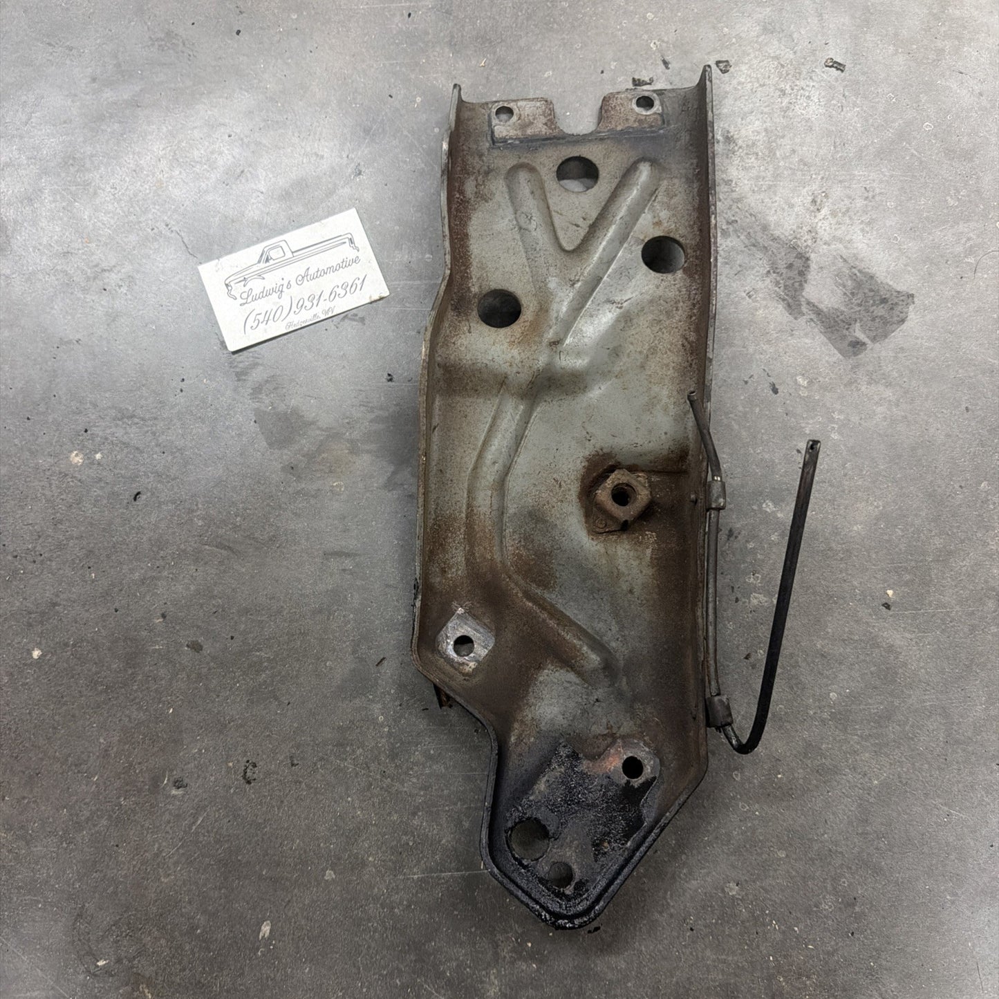 83-94 Ford Truck IDI 6.9 / 7.3 Diesel Fuel Filter Housing Mounting Bracket OEM