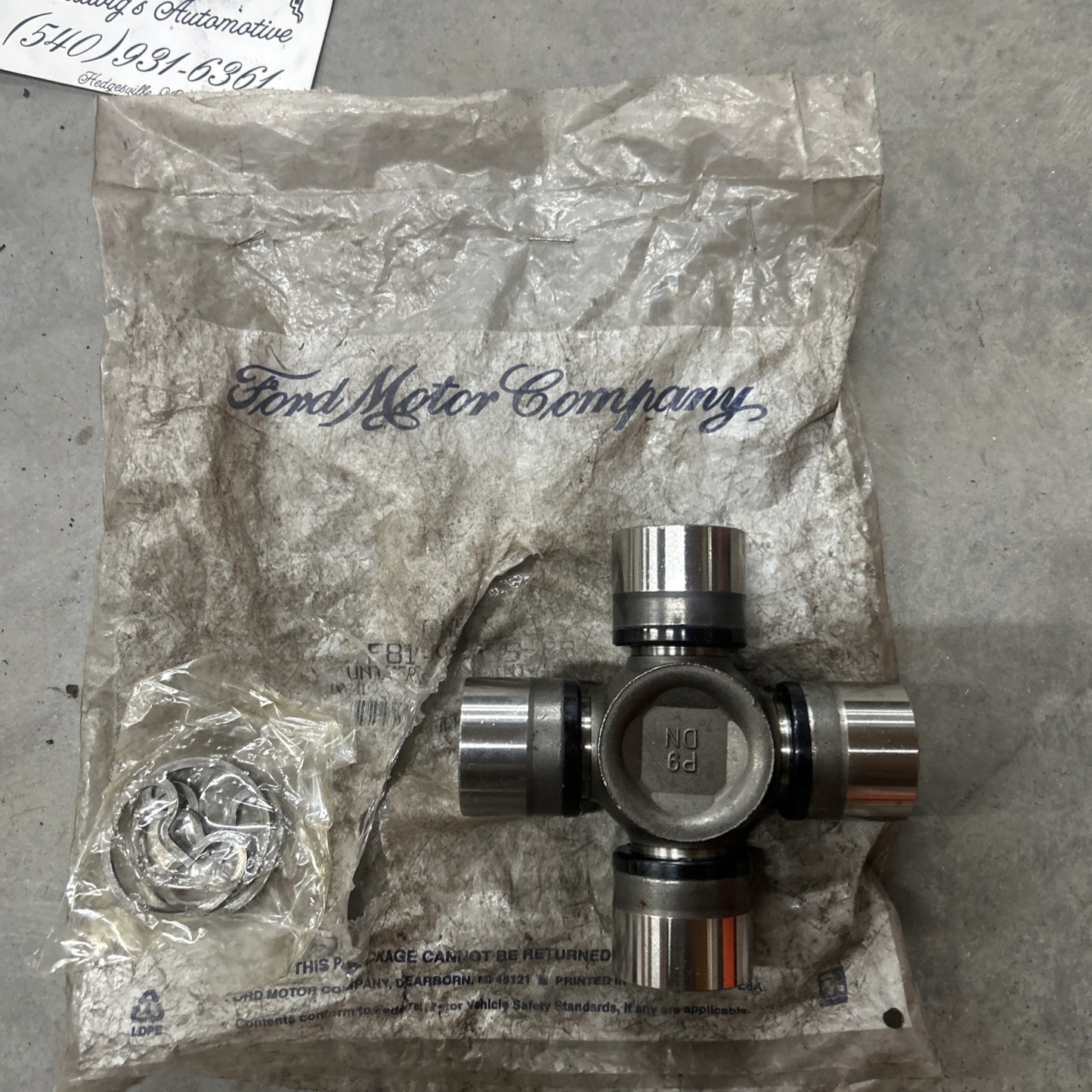 OEM Ford F81Z-4635-BB U-Joint Repair Kit