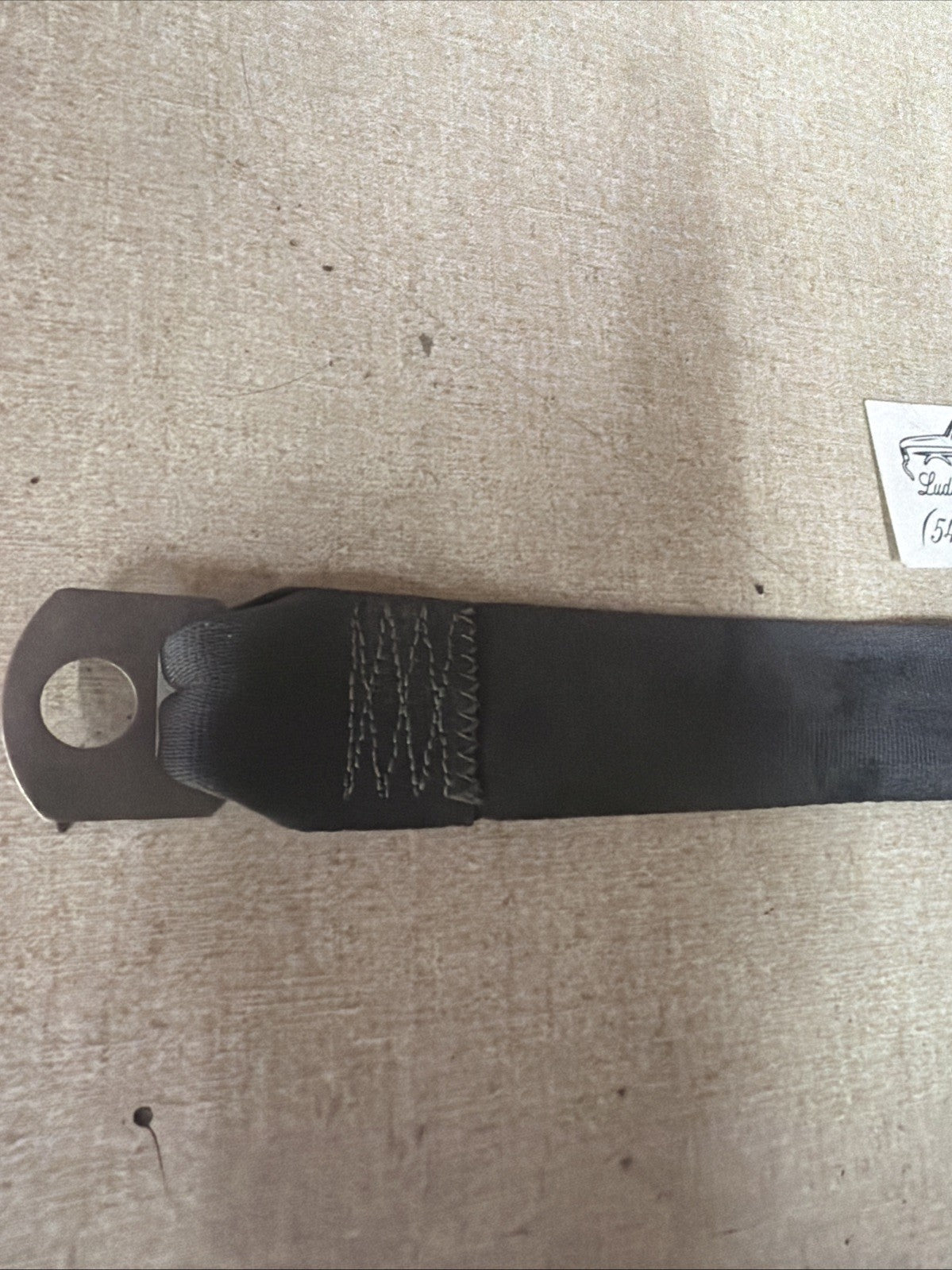 92-96 FORD F150 250 350 CENTER FRONT SEAT BELT LAP BELT BUCKLE  GRAY