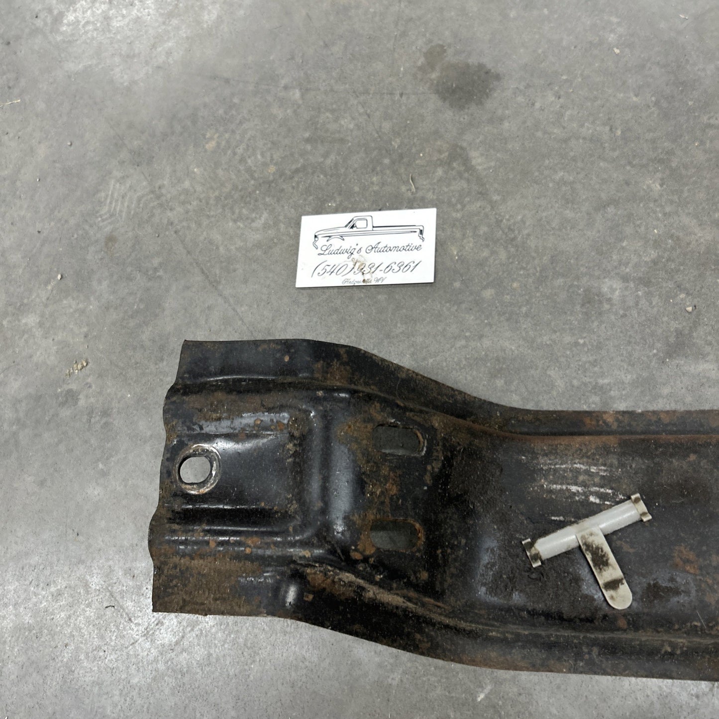 87-97 F150 F250 F350 4x4 C6 transmission crossmember