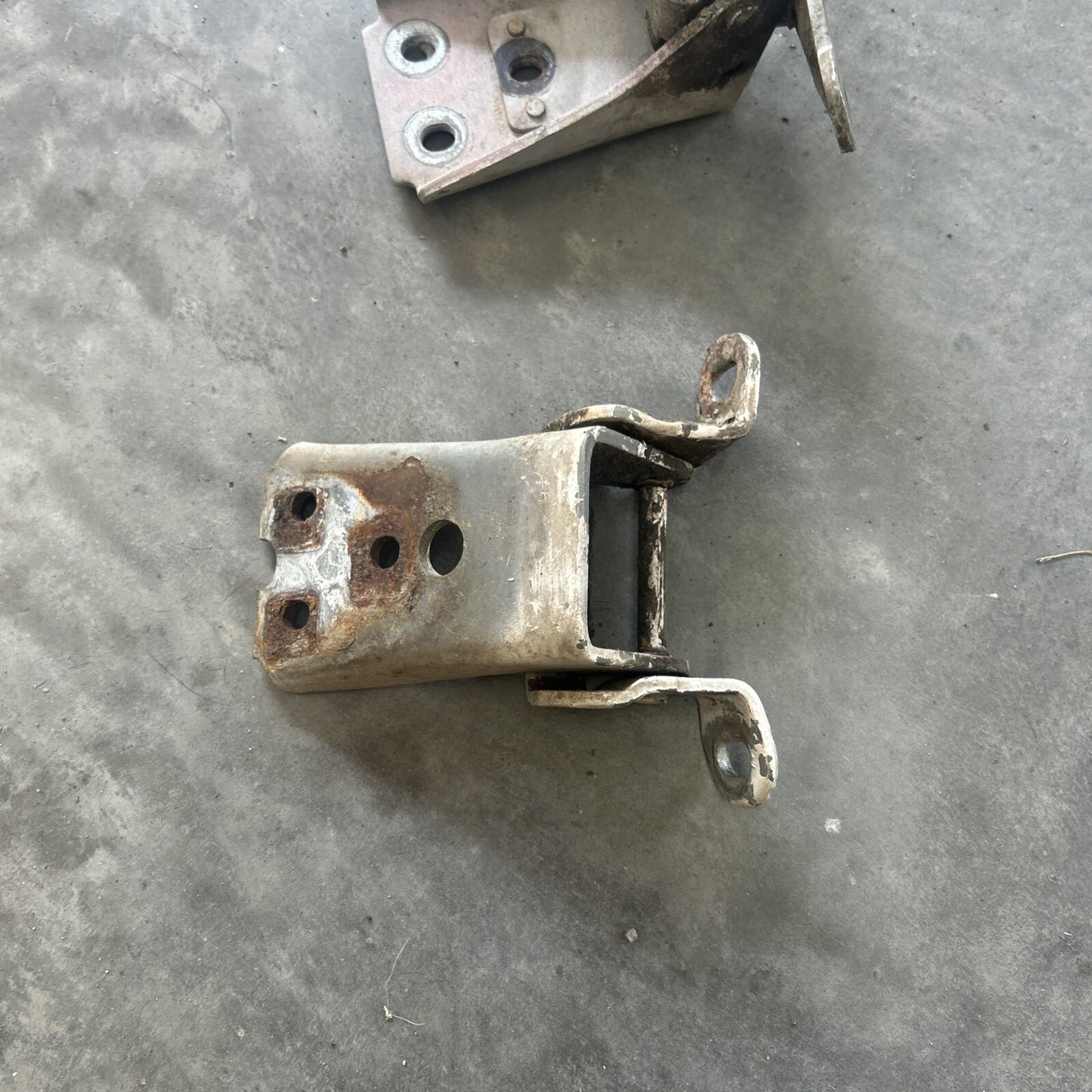 87 - 97 FORD OBS F150 F250 F350 PASSENGER SIDE FRONT DOOR HINGES SET OEM