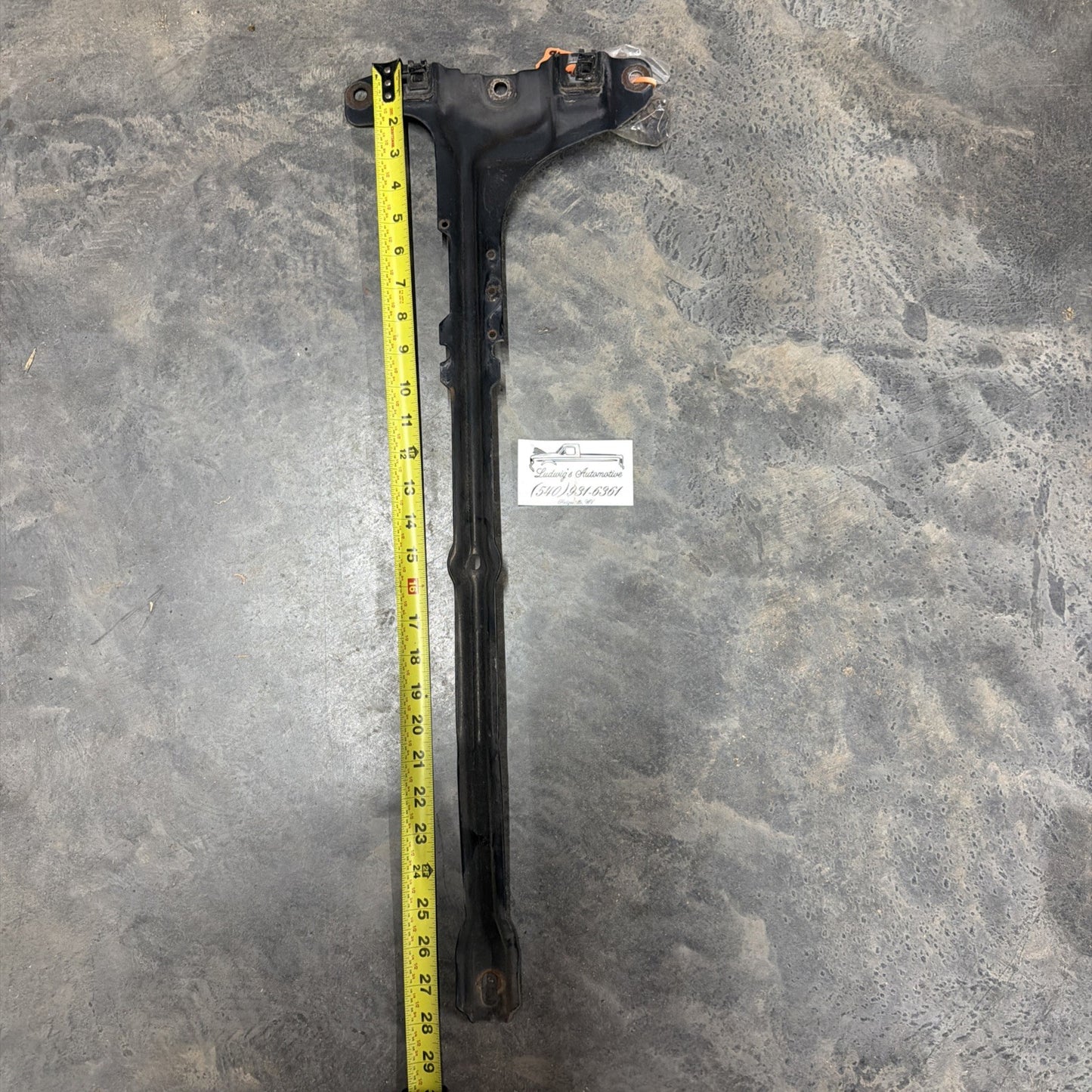 94-97 Ford F250 F350 F-Series Center Radiator Core Support Hood Latch Mount