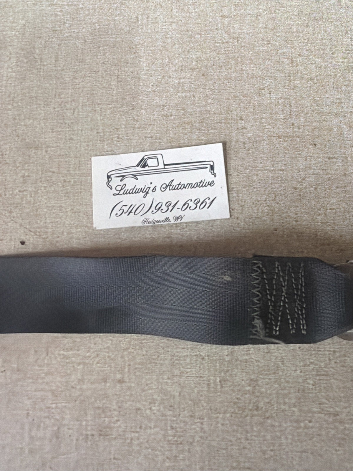 92-96 FORD F150 250 350 CENTER FRONT SEAT BELT LAP BELT BUCKLE  GRAY
