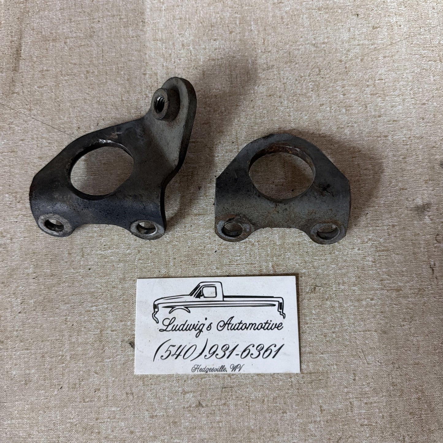 83-94 Ford F250 F350 6.9L 7.3L IDI 7.3 Diesel Engine Hooks LIFT BRACKET SET Of 2