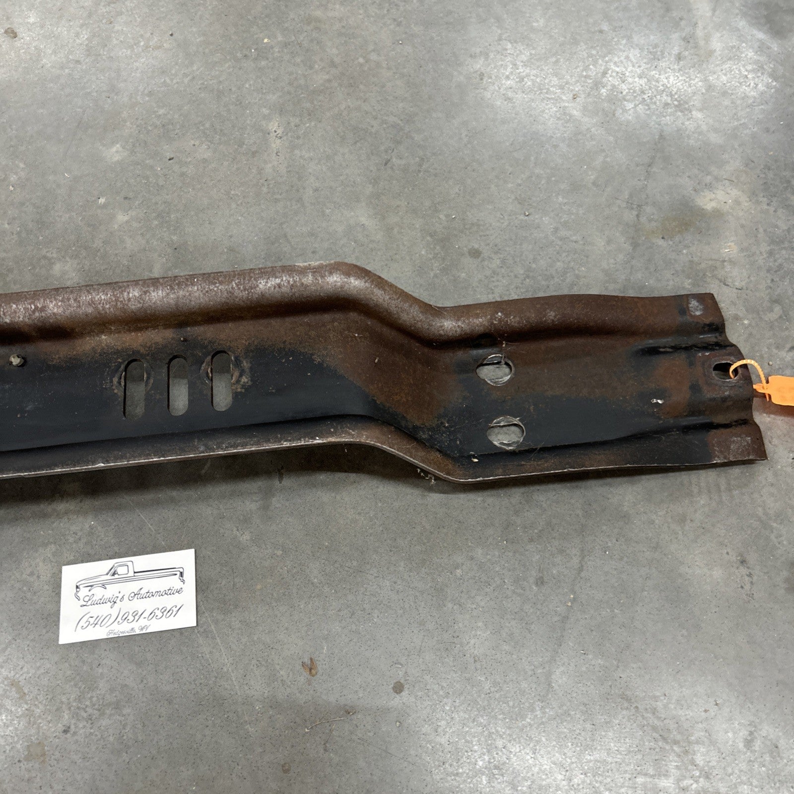 87-97 F150 F250 F350 4x4 C6 transmission crossmember