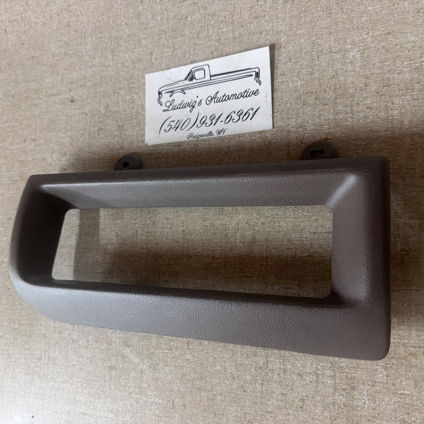 OEM 1992 - 1996 FORD F150 F250 F350 BRONCO CLIMATE CONTROL Trim Bezel TAN