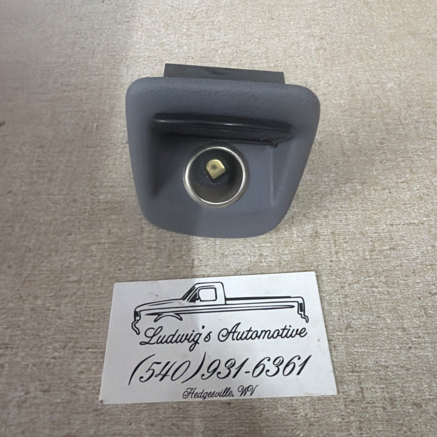 92-96 FORD F150 F250 F350 DASH POWER POINT 12V POWER SOCKET OPAL GREY