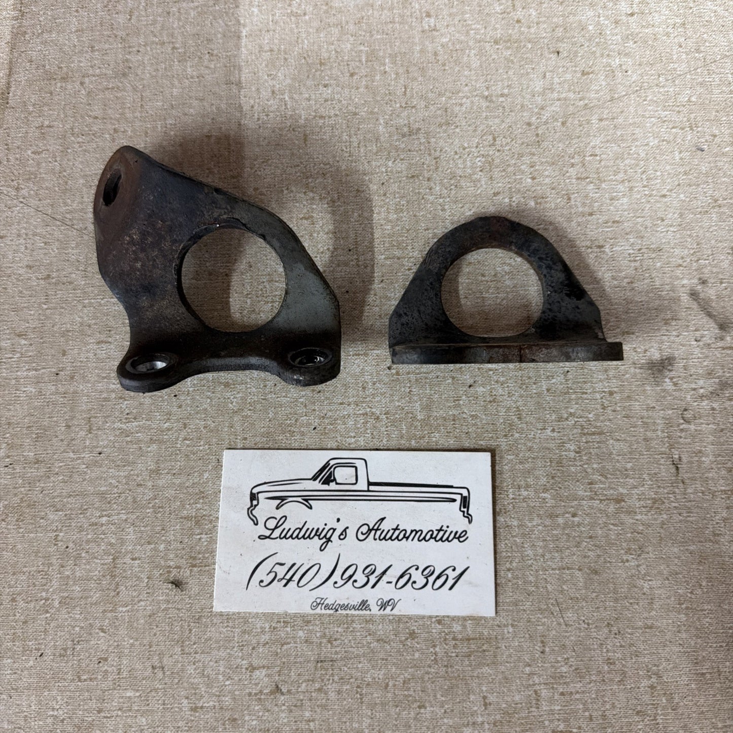 83-94 Ford F250 F350 6.9L 7.3L IDI 7.3 Diesel Engine Hooks LIFT BRACKET SET Of 2