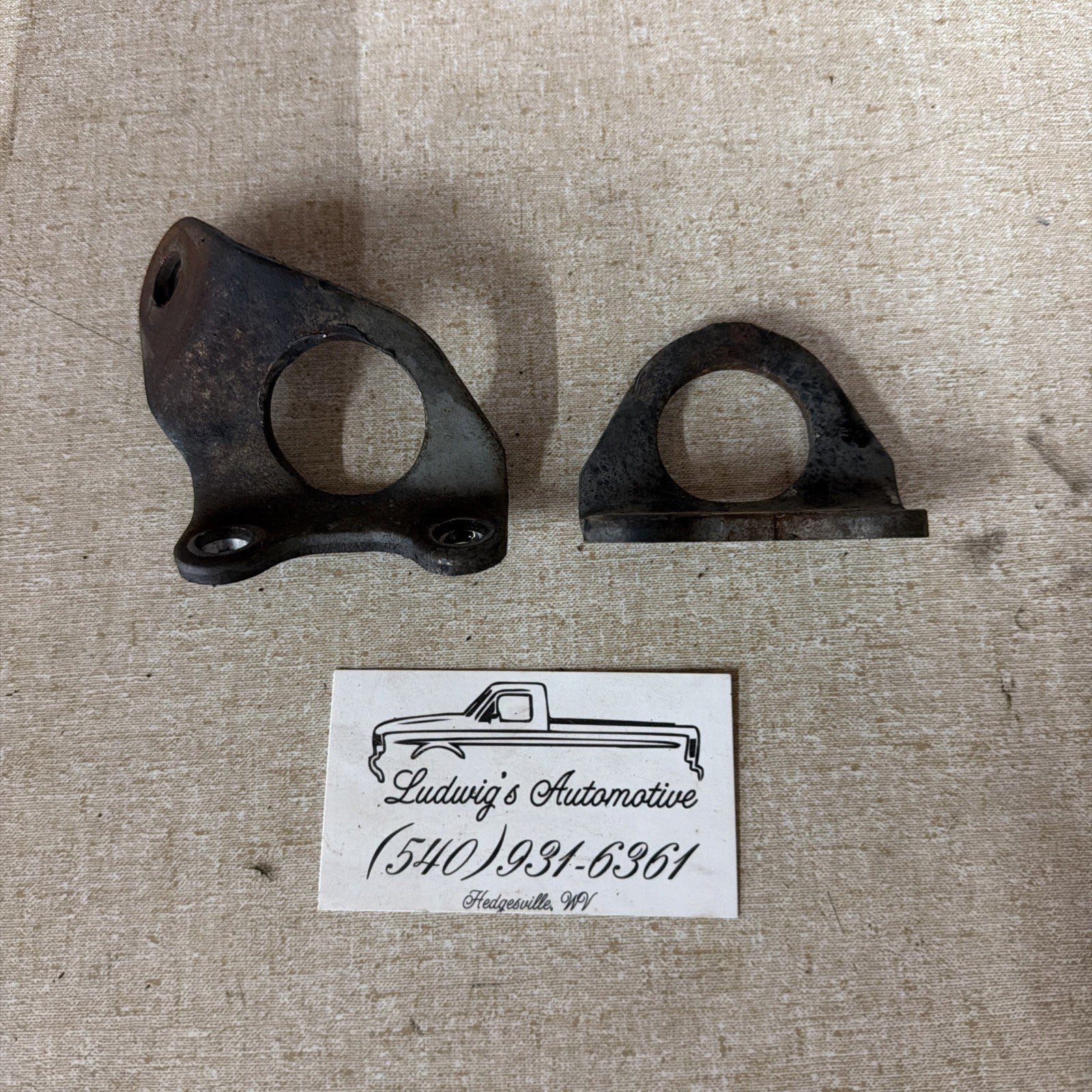 83-94 Ford F250 F350 6.9L 7.3L IDI 7.3 Diesel Engine Hooks LIFT BRACKET SET Of 2