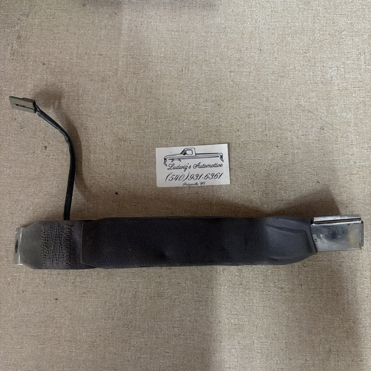 92-96 OBS Ford single cab bench seat Driver buckle F150 f250 f350 Opal
