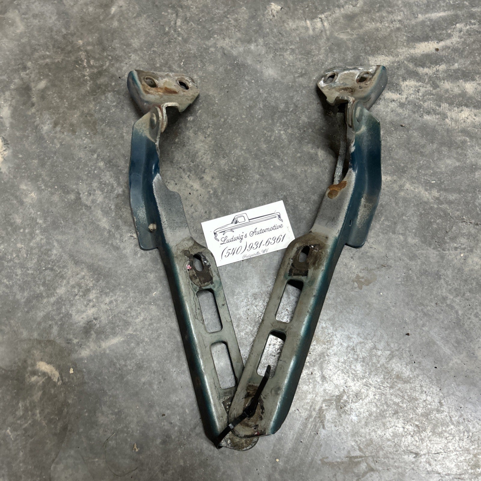 1987 - 1997 Ford F150 F250 F350 Hood Hinge Set. Left & Right OEM