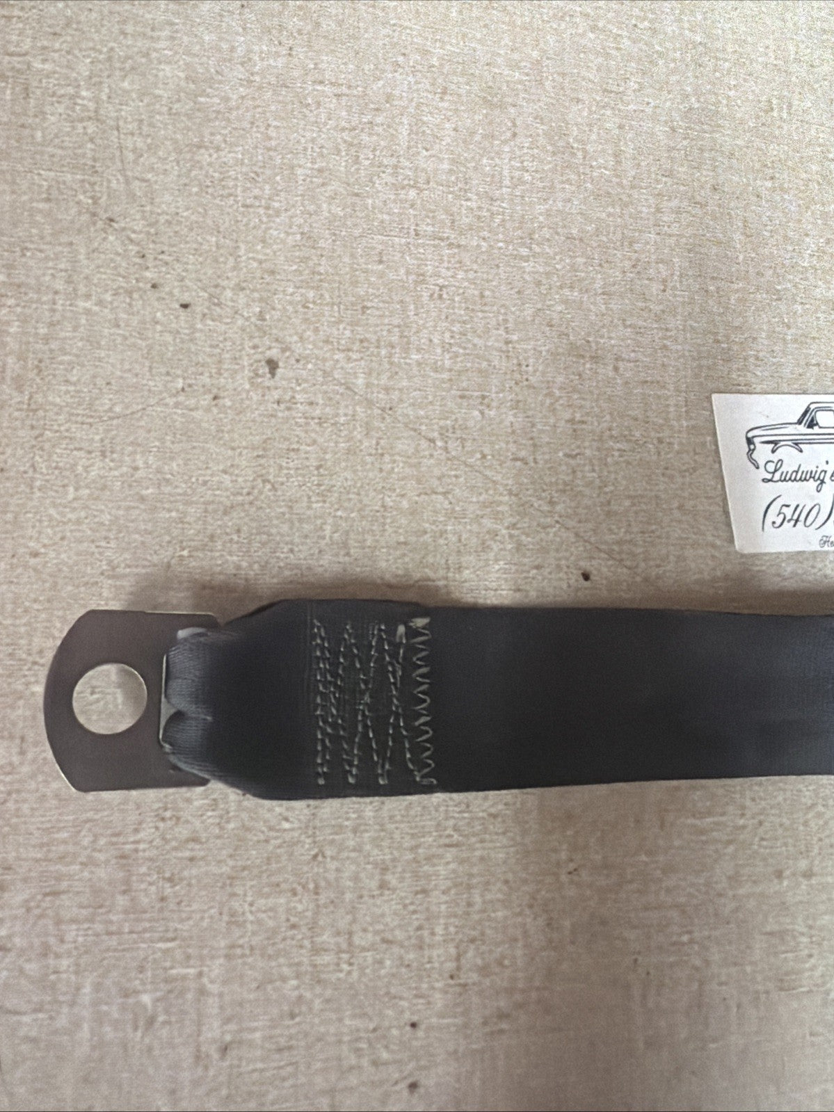 92-96 FORD F150 250 350 CENTER FRONT SEAT BELT LAP BELT BUCKLE  GRAY