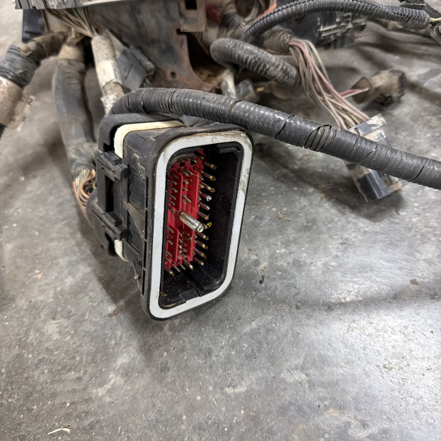 96-97 Ford F250 F350 7.3L Underhood Fuse Box Wiring Harness F7TB-12A581-p260f