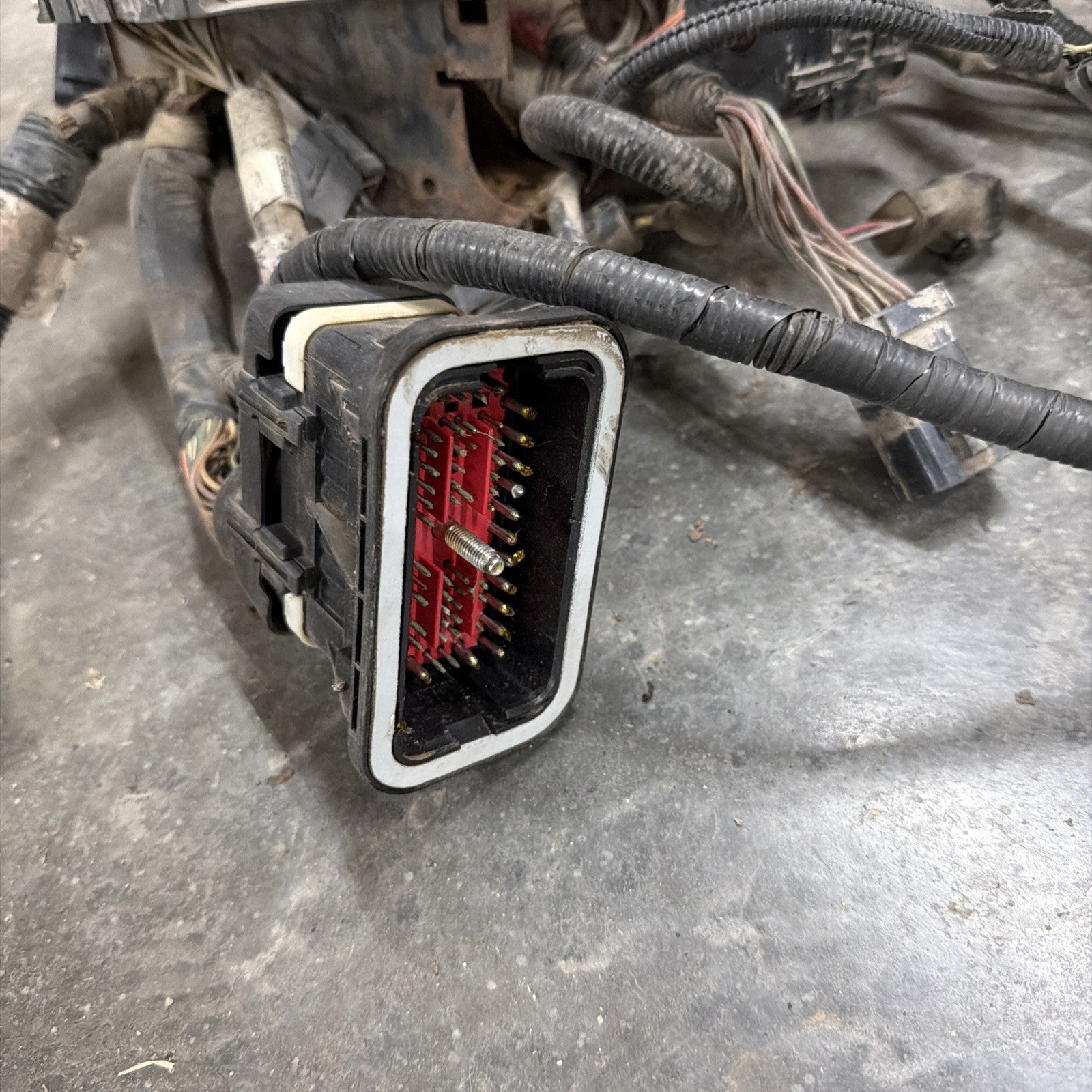 96-97 Ford F250 F350 7.3L Underhood Fuse Box Wiring Harness F7TB-12A581-p260f