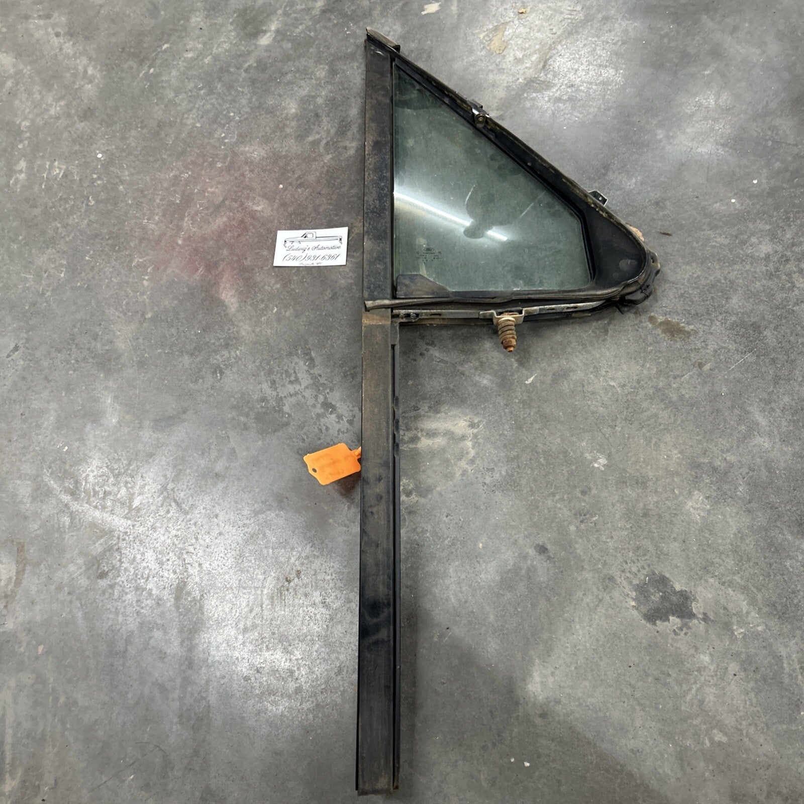 92-96 Ford F150 F250 F350 Bronco PassengerRH Vent Window Wing Glass Assembly