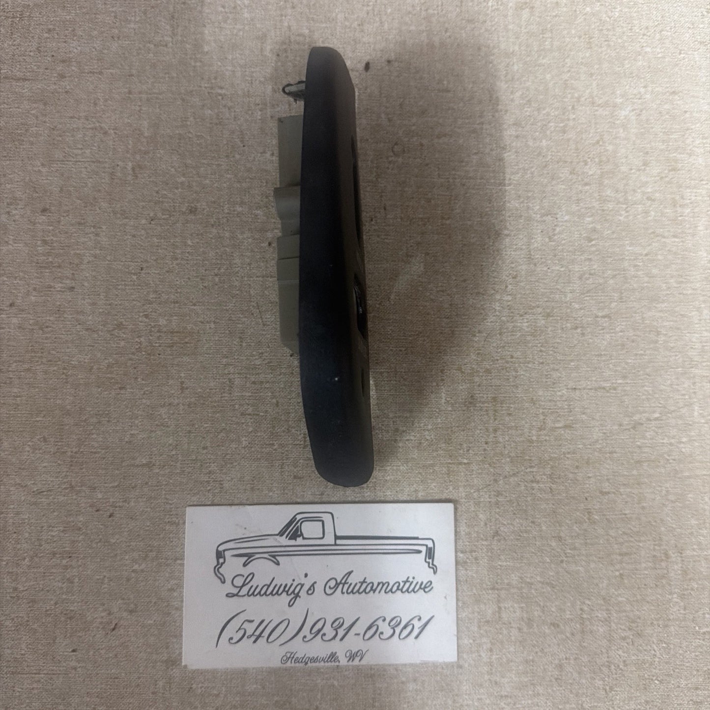 92-96 Bronco F150 F250 F350 OBS DOOR FRONT PASSENGER  RH SIDE SWITCH BEZEL  OEM